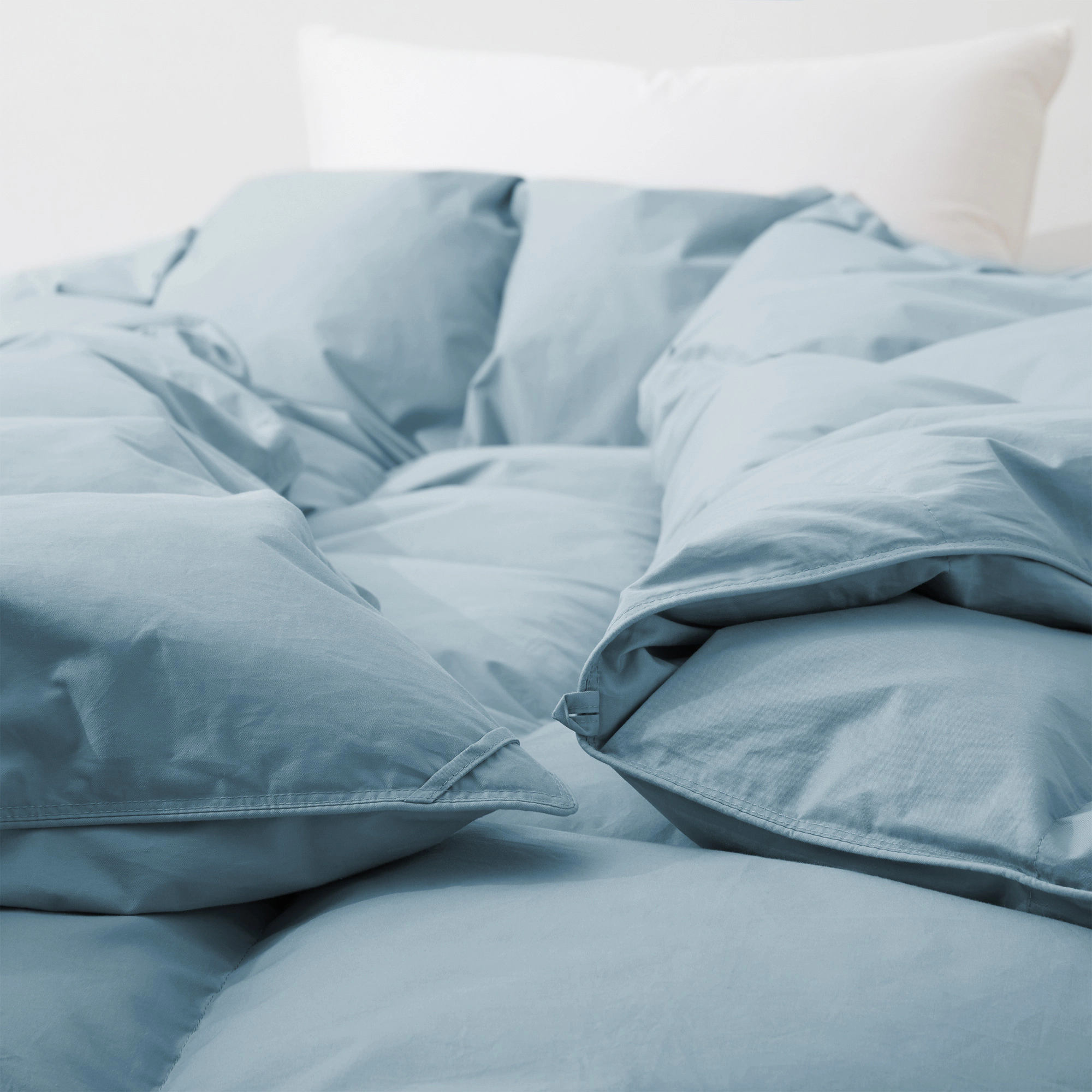 Unikome 300TC Cotton All-Season Goose Feather Comforter, Medium Weight Duvet Insert, 8 Corner Loops