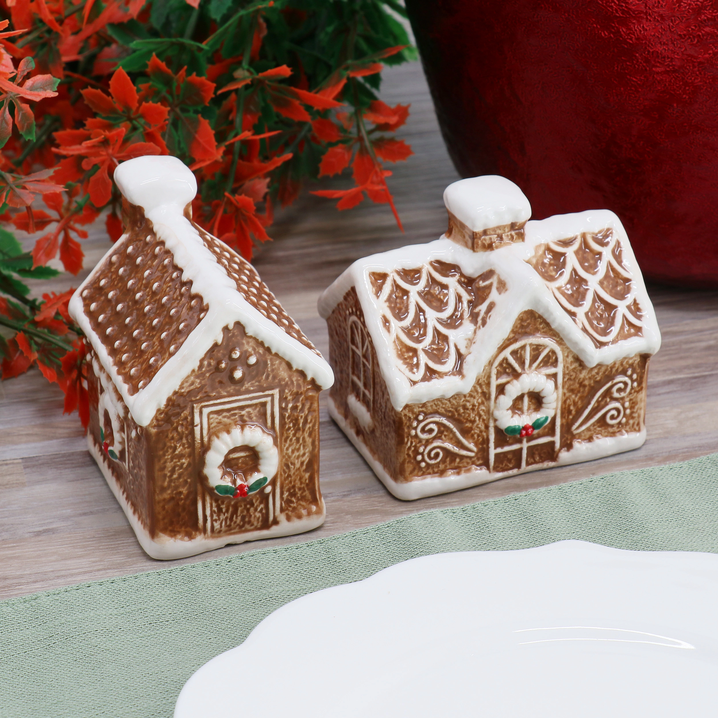 Martha Stewart Ceramic Gingerbread House Salt and Pepper Shaker Set in Brown