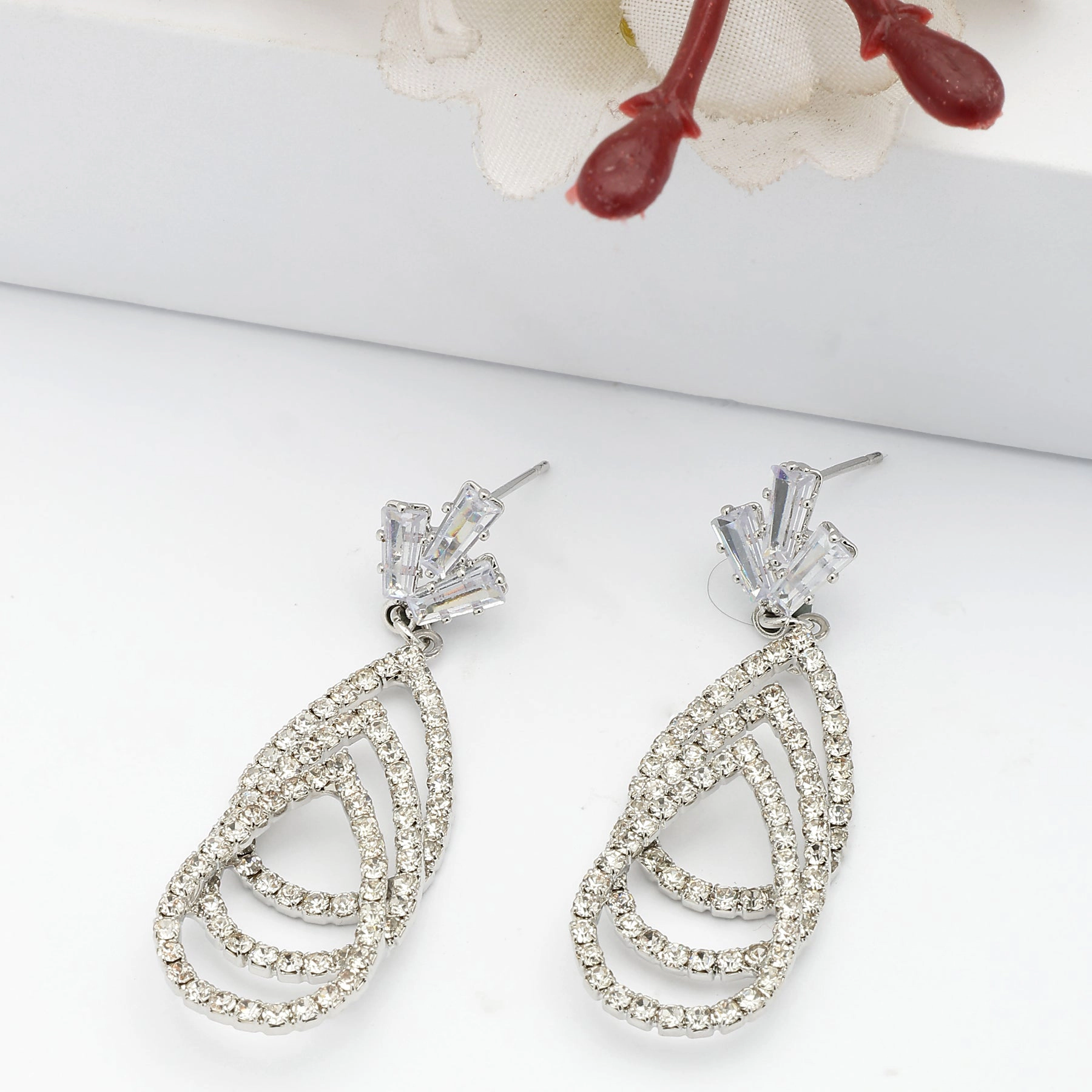 AGP PARIS Womens Gleaming Three-Tiered Diamond Drop Earrings