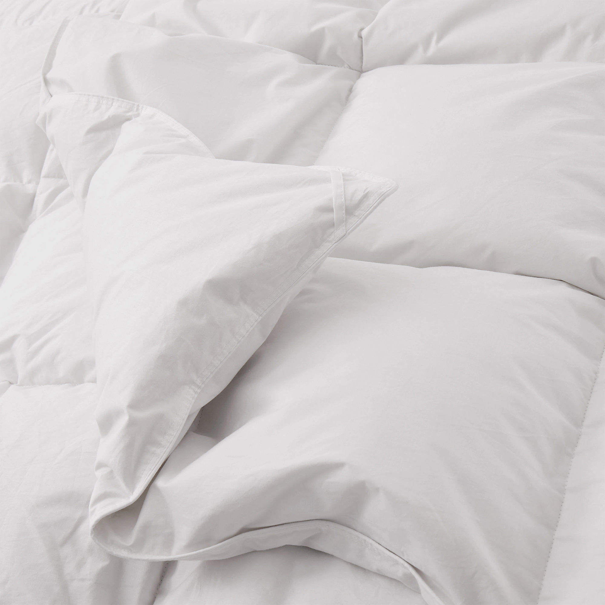 Unikome Luxury Feather Down Fiber Comforter Insert, Soft Fluffy Bedding for Hotel Sleep Experience