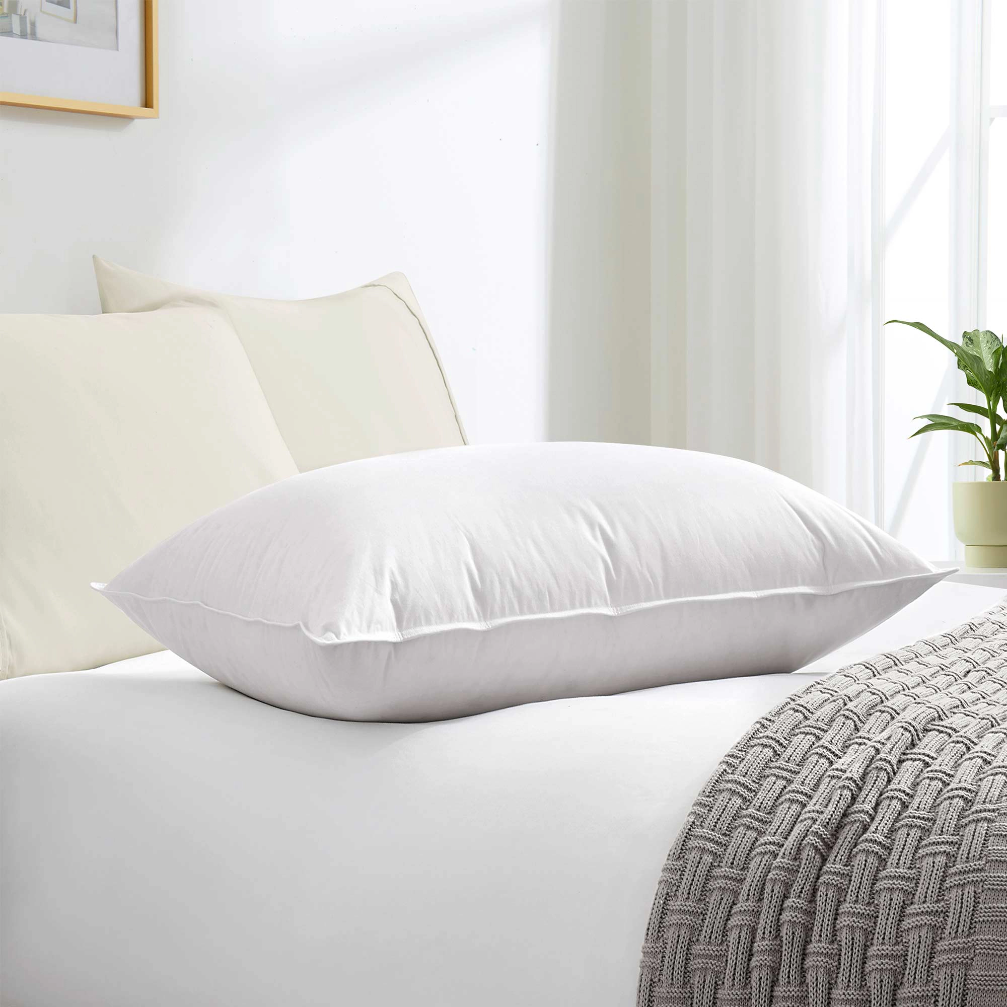 Puredown Selected 90% White Duck Down Pillow, 300TC Down-Proof Shell, Made in Germany