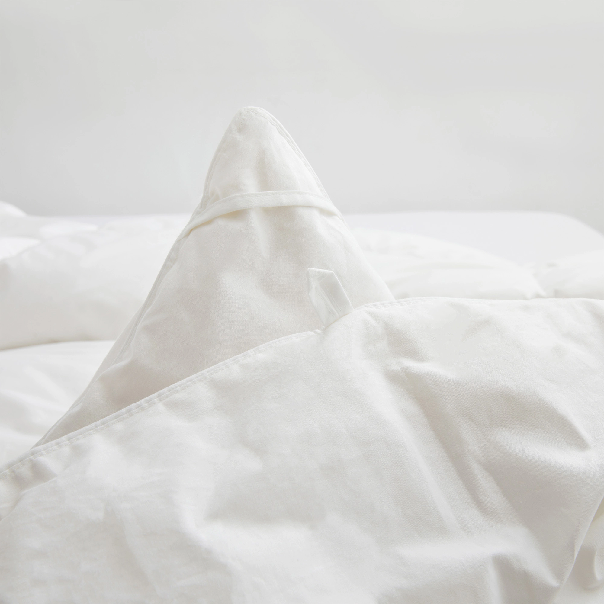Unikome 233TC 100% Cotton Shell Medium Weight Goose Feather Fiber Comforter