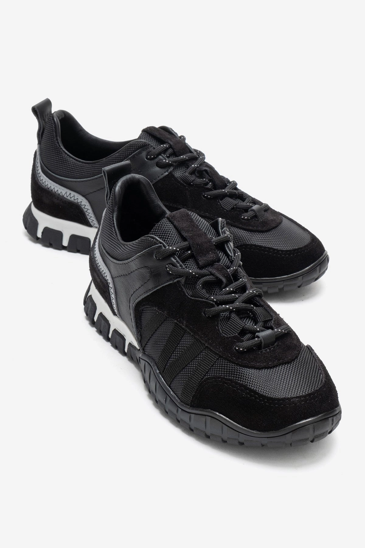 Forever & Always Womens Fiera Leather Mesh Sneaker