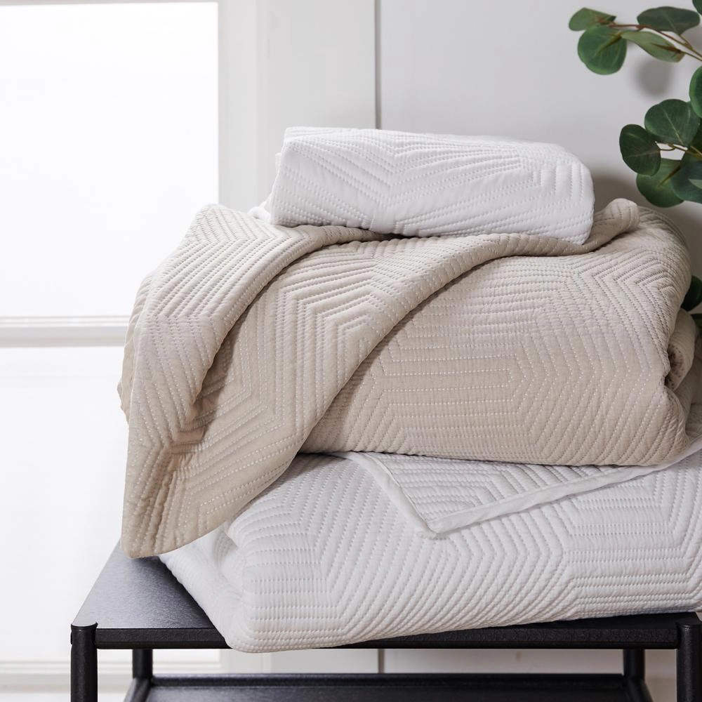 Barefoot Bungalow Parker Comforter Bedding Set PreWashed For Extra Comfort Quilt Set 3Piece Full/Queen White