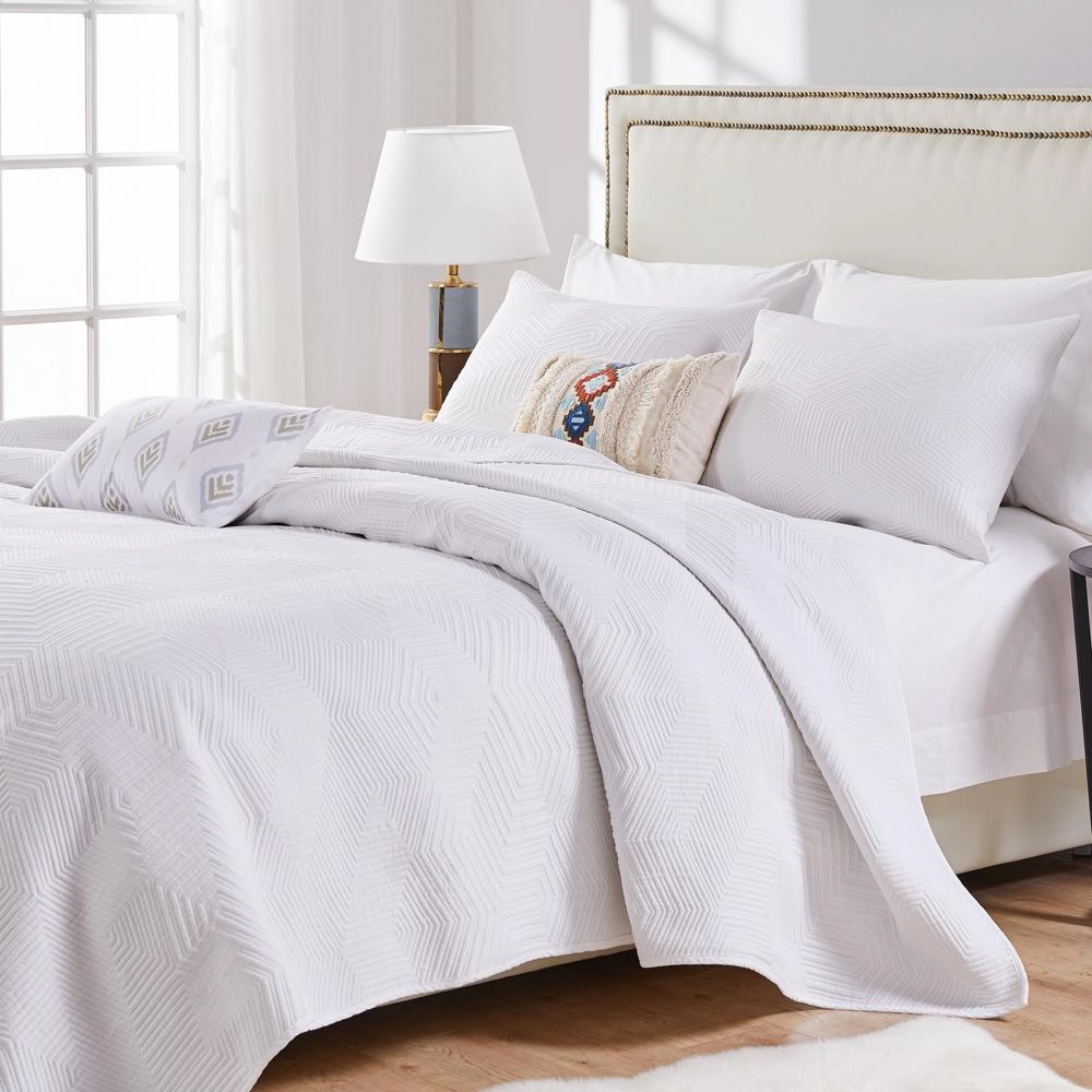 Barefoot Bungalow Parker Comforter Bedding Set PreWashed For Extra Comfort Quilt Set 3Piece Full/Queen White