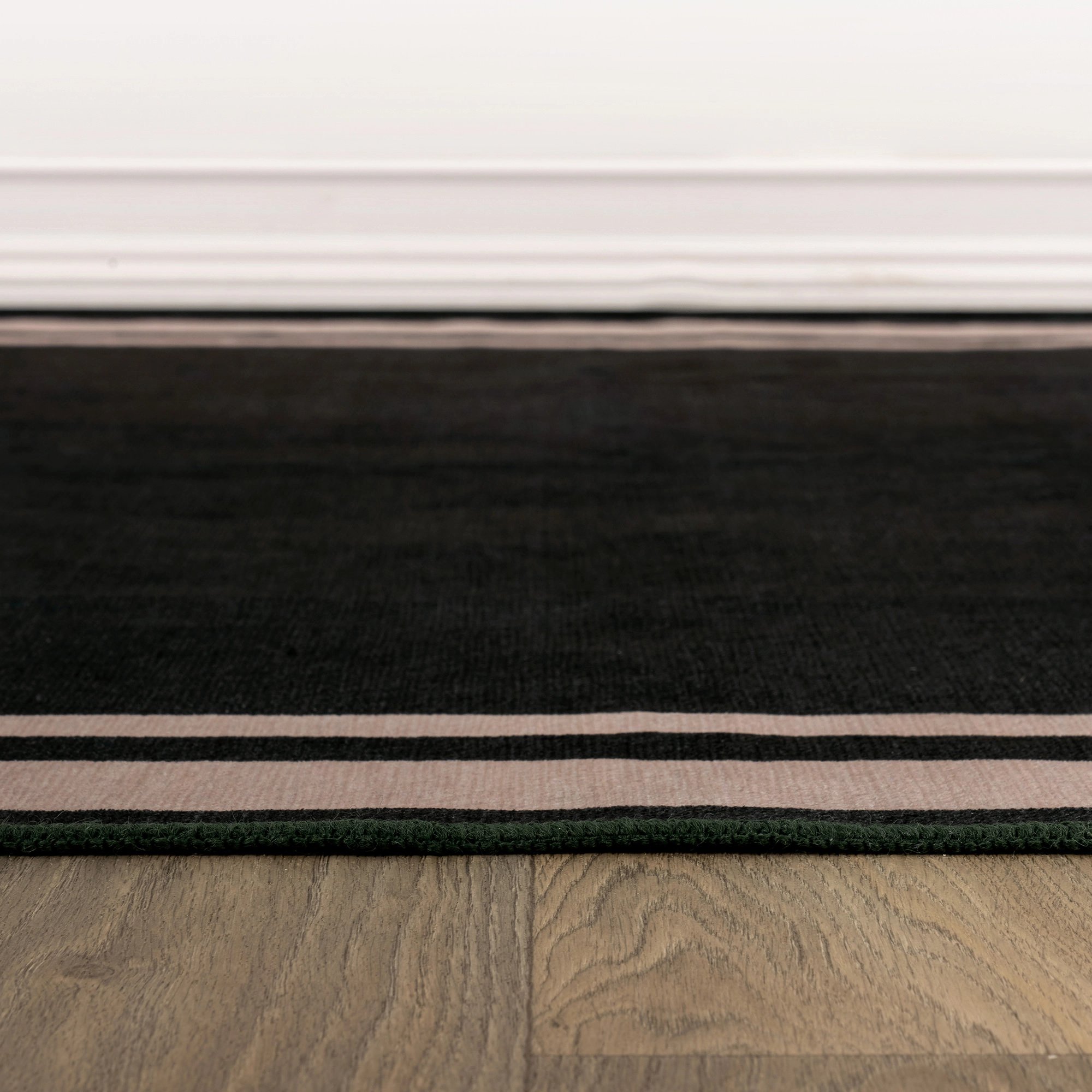 World Rug Gallery Framed Border Machine Washable Indoor Area Rug