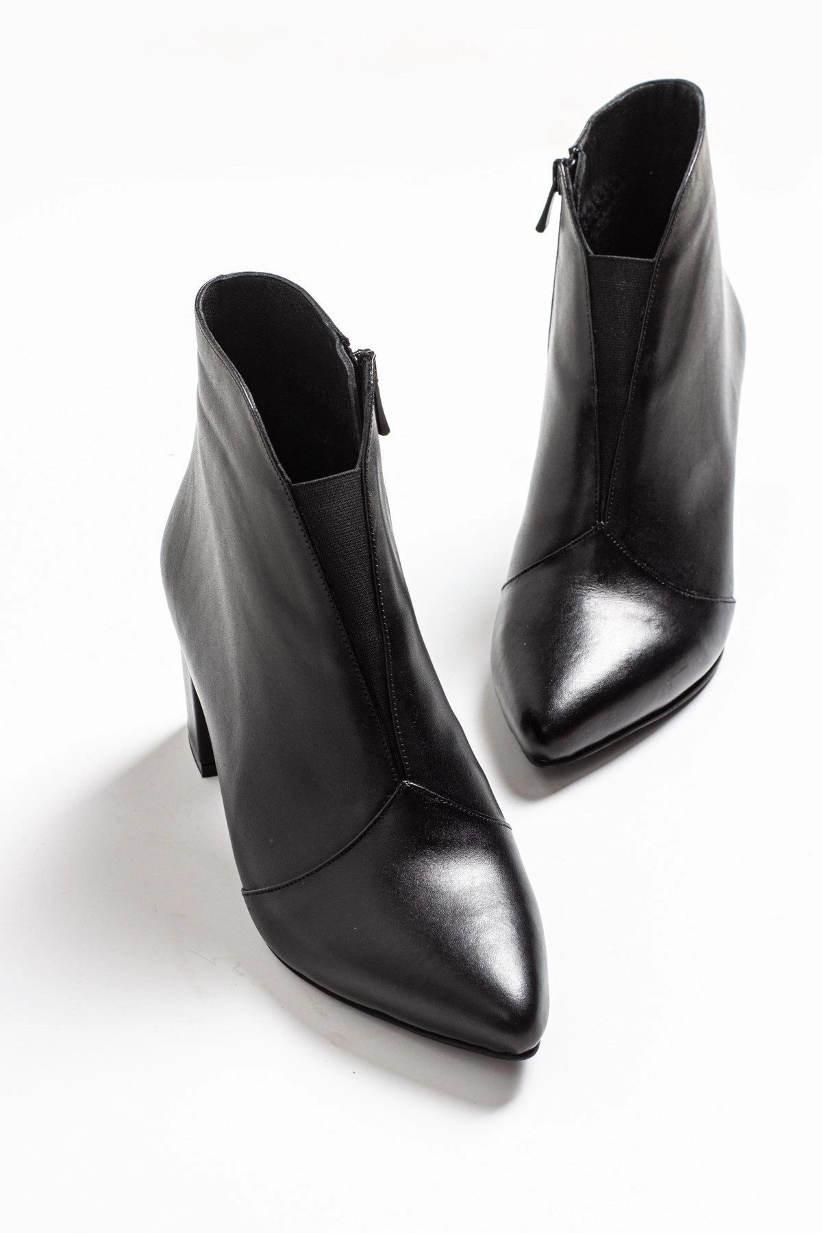 Forever & Always Womens Finda Leather Block Heel Boots