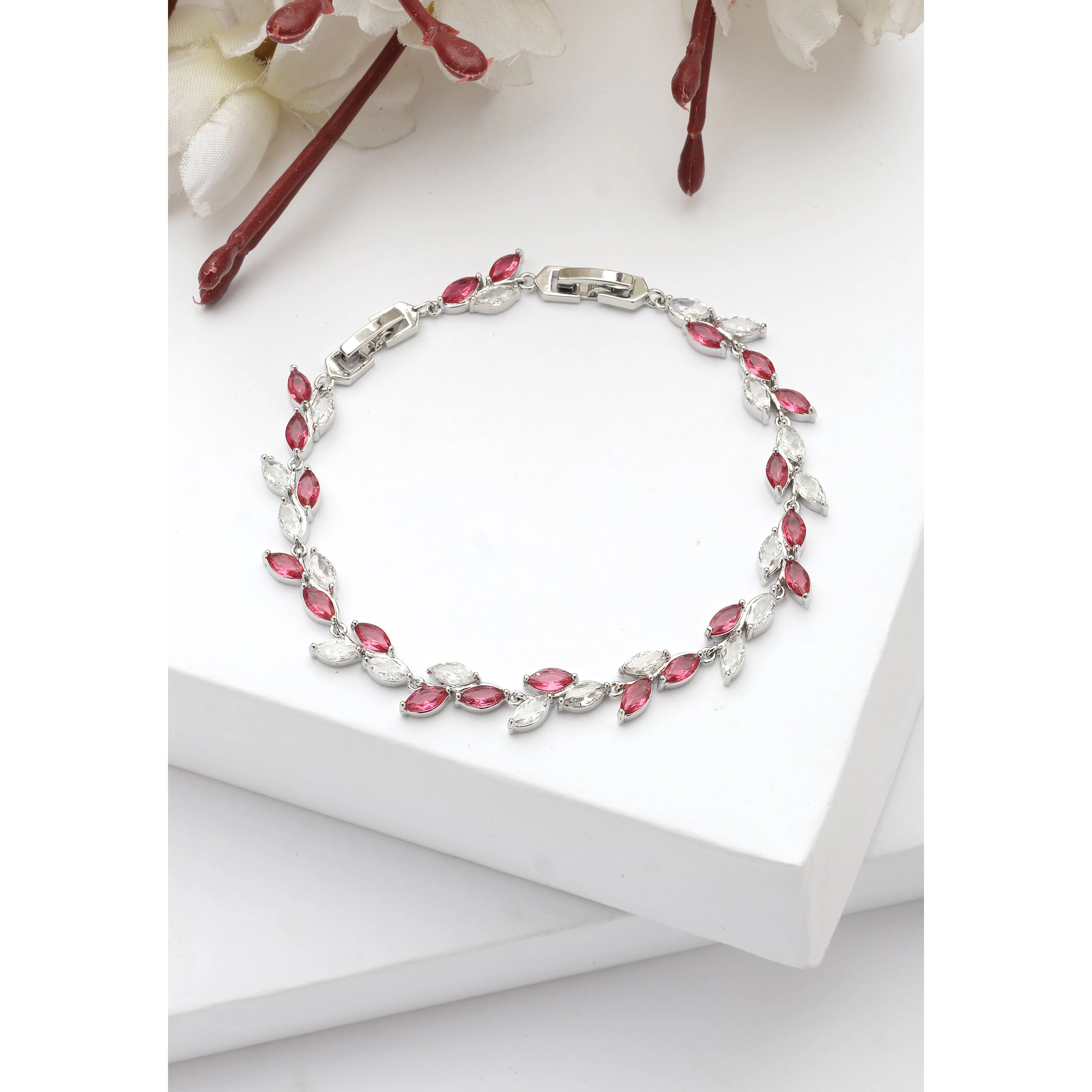 AGP PARIS Womens Diva Leafy Bracelet