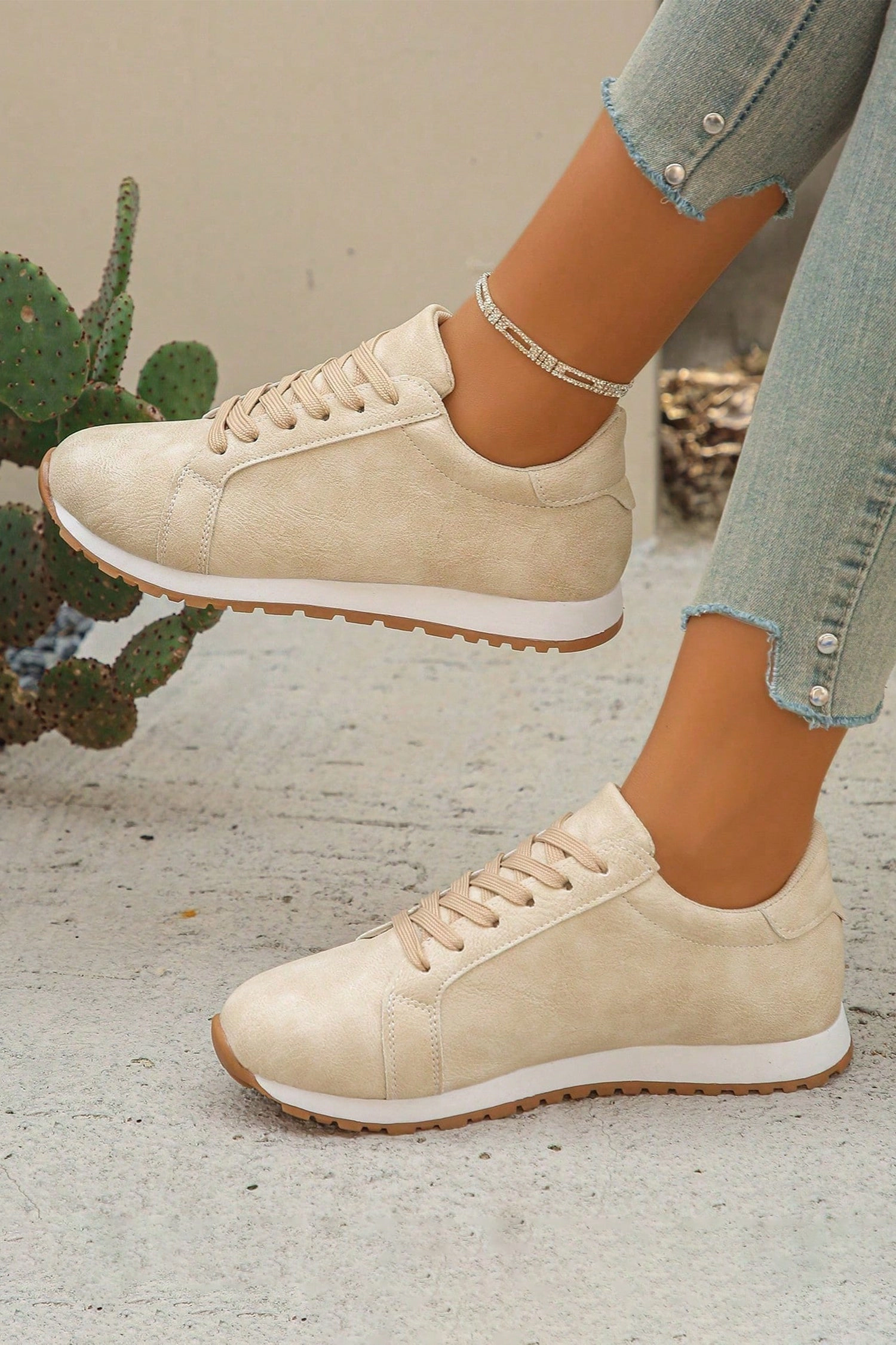 Threaded Pear Women's Wren Suede Lace Up Sneakers