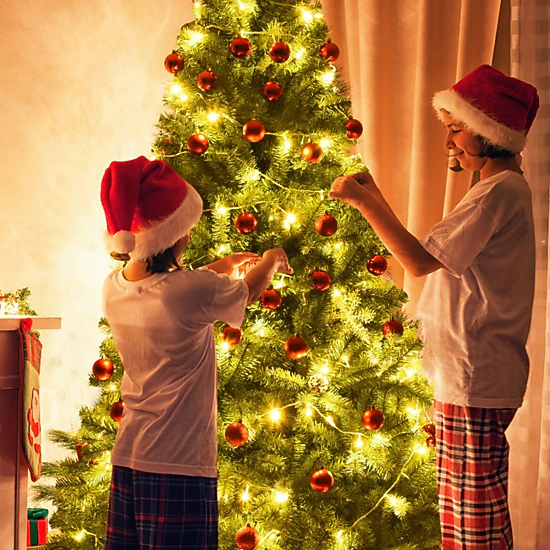 SUGIFT Full-Bodied Hinged PVC Artificial Christmas Tree 6-ft Tall 3.8-ft Wide with 1000 Tips 3-Piece Green