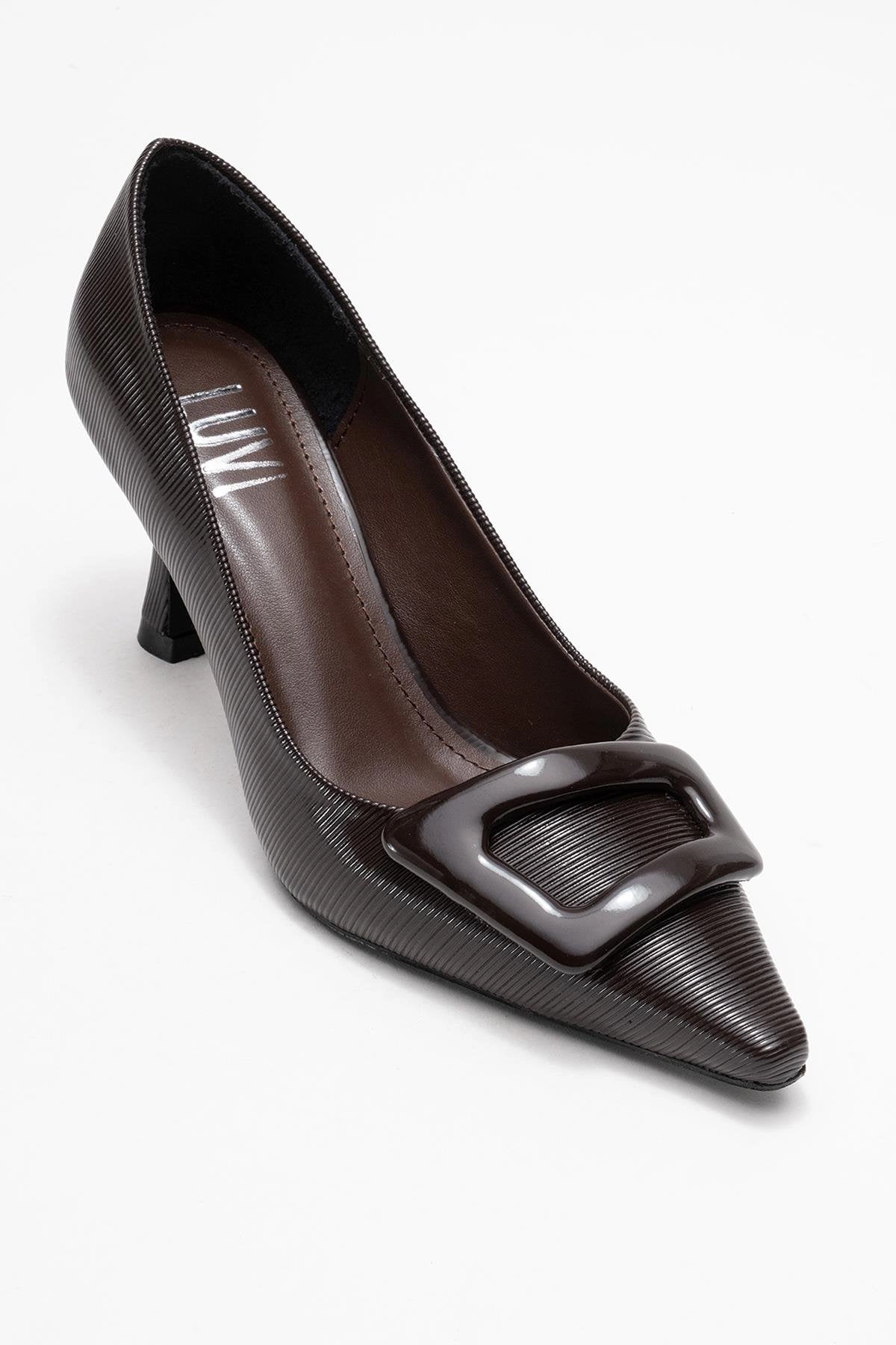 Prologue Shoes Womens Astra Buckle Pointed Toe Pump
