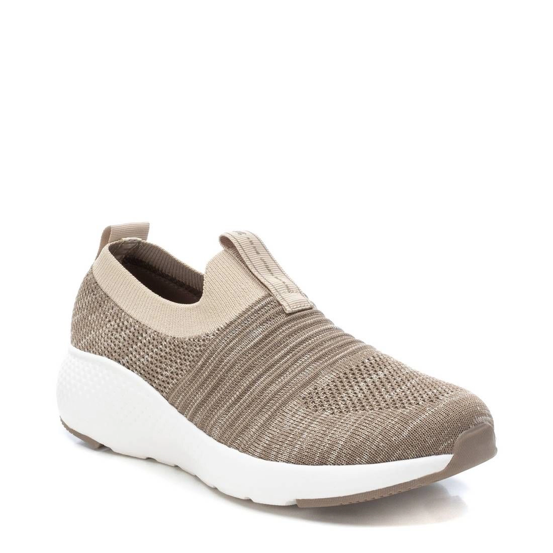 Refresh Women Sneakers Slip-On Fabric Upper, Lightweight Non-Slip Rubber Sole