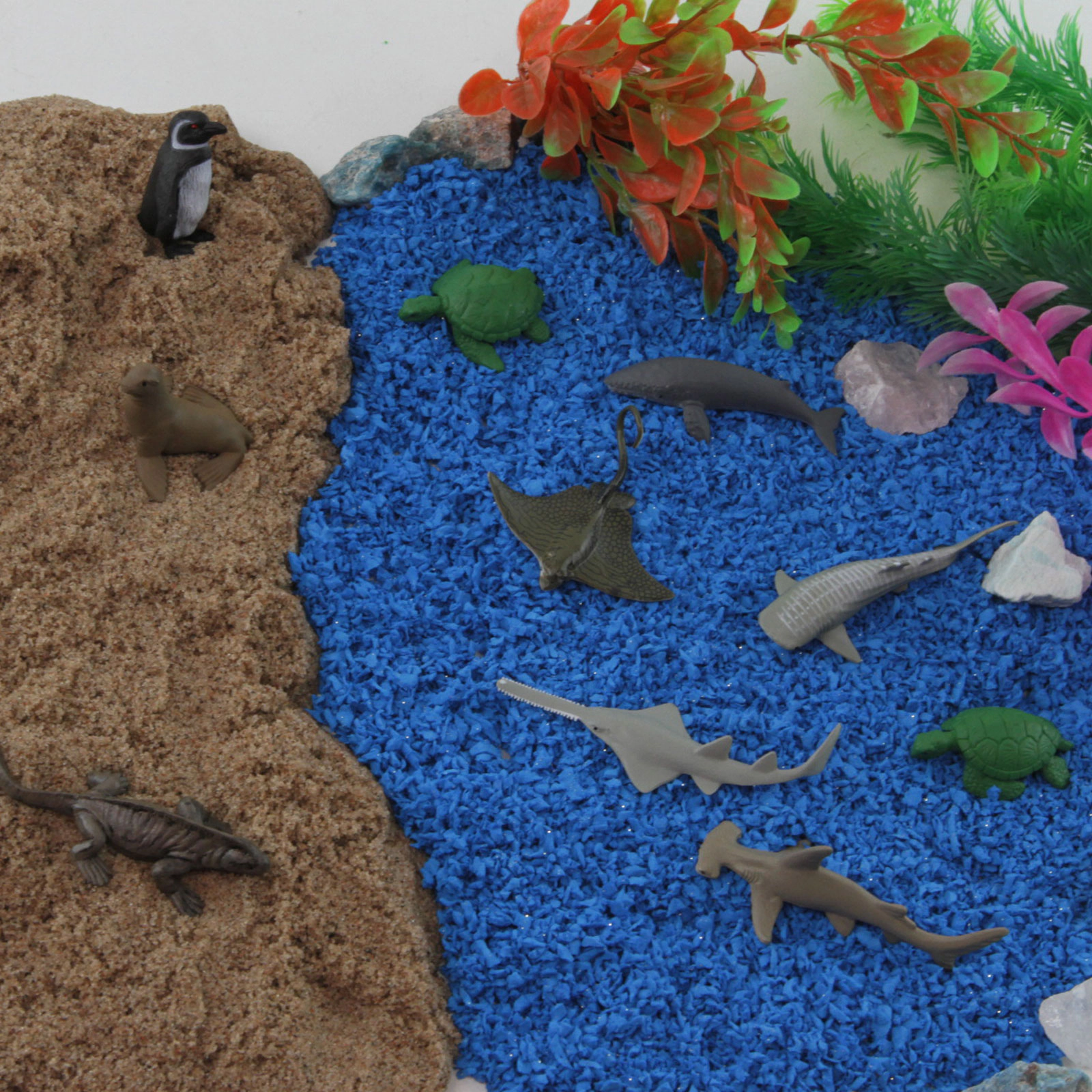 Safari Ltd. - Endangered Species - Marine TOOB - contains 10 Mini Figurines