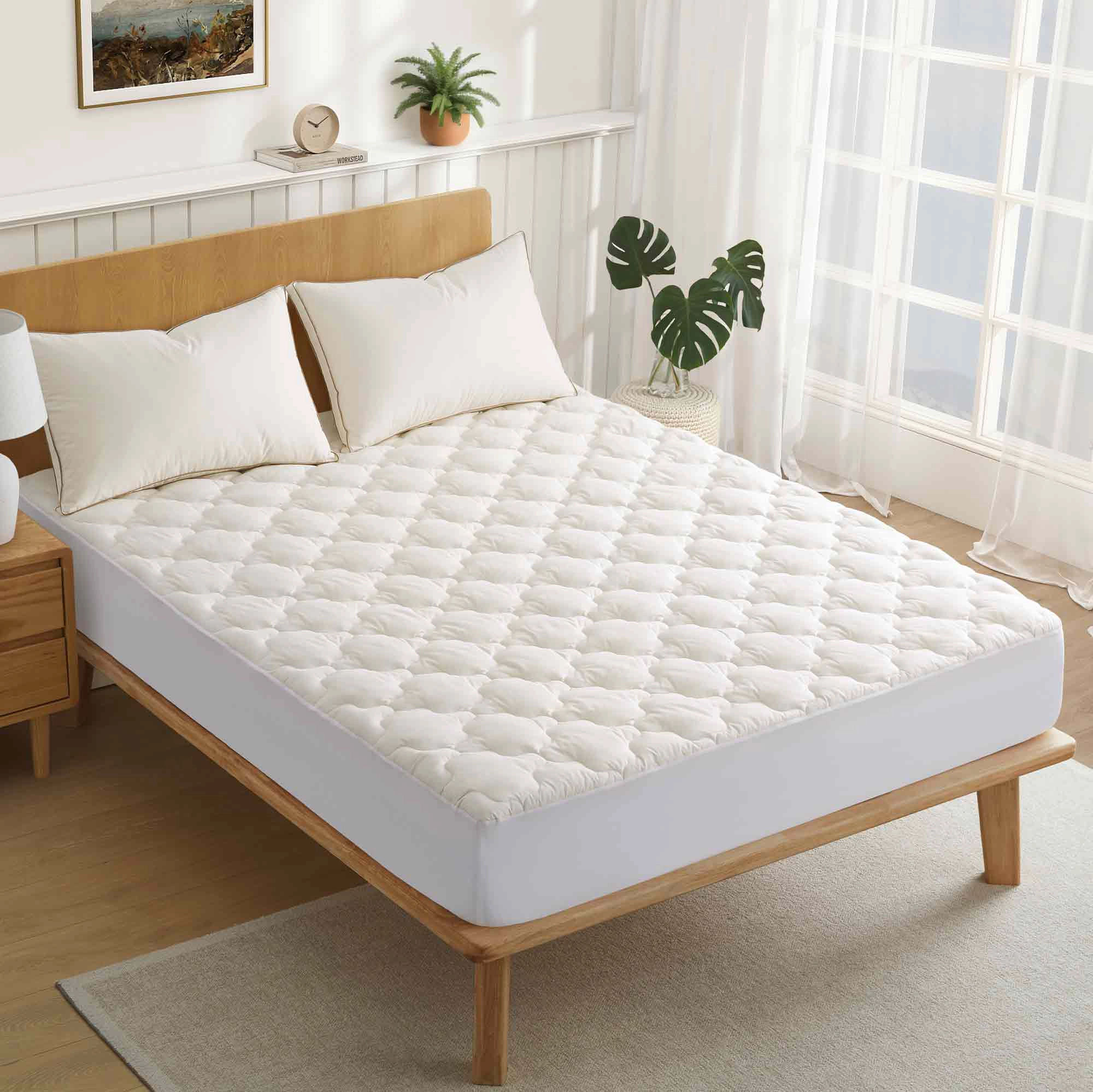 PEACE NEST Clover Pattern Down Alternative Mattress Pad with 100% Organic Cotton Fabric Beige