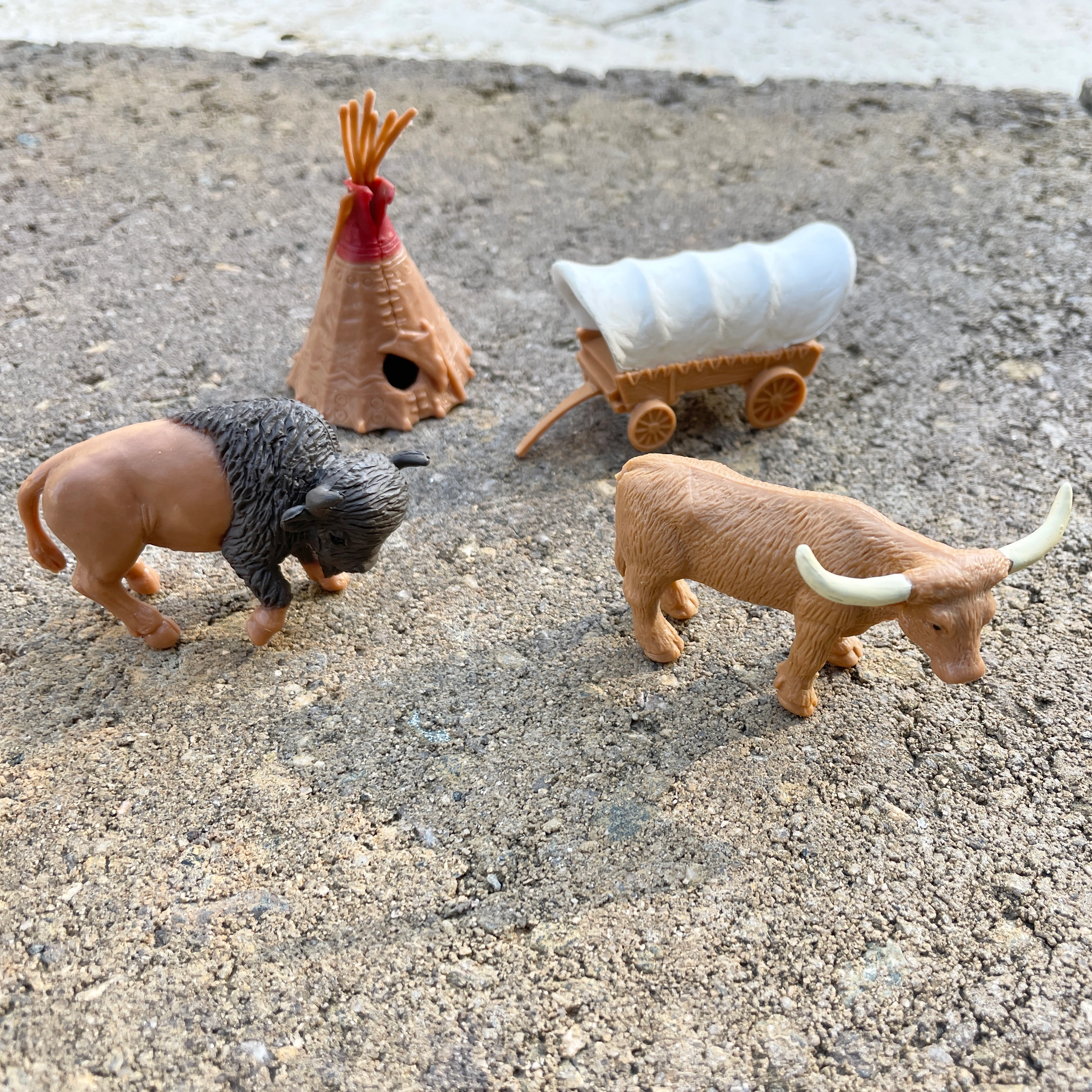 Safari Ltd. - Wild West TOOB - contains 10 Mini Figurines