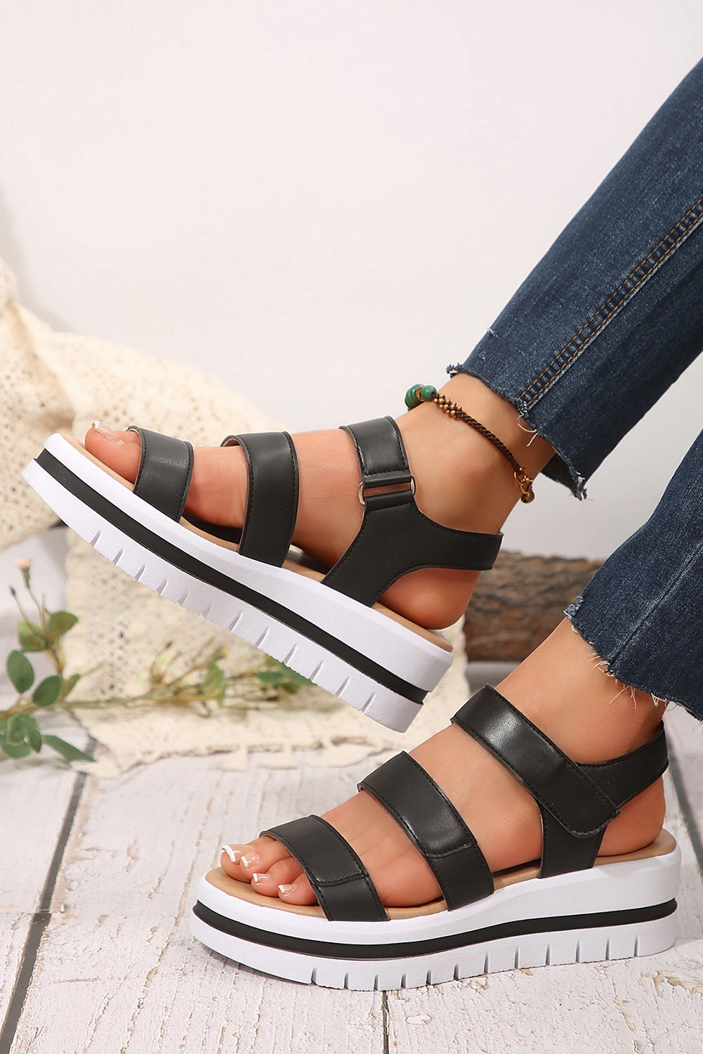 Threaded Pear Women's Marley Pu Leather Platform Sandals
