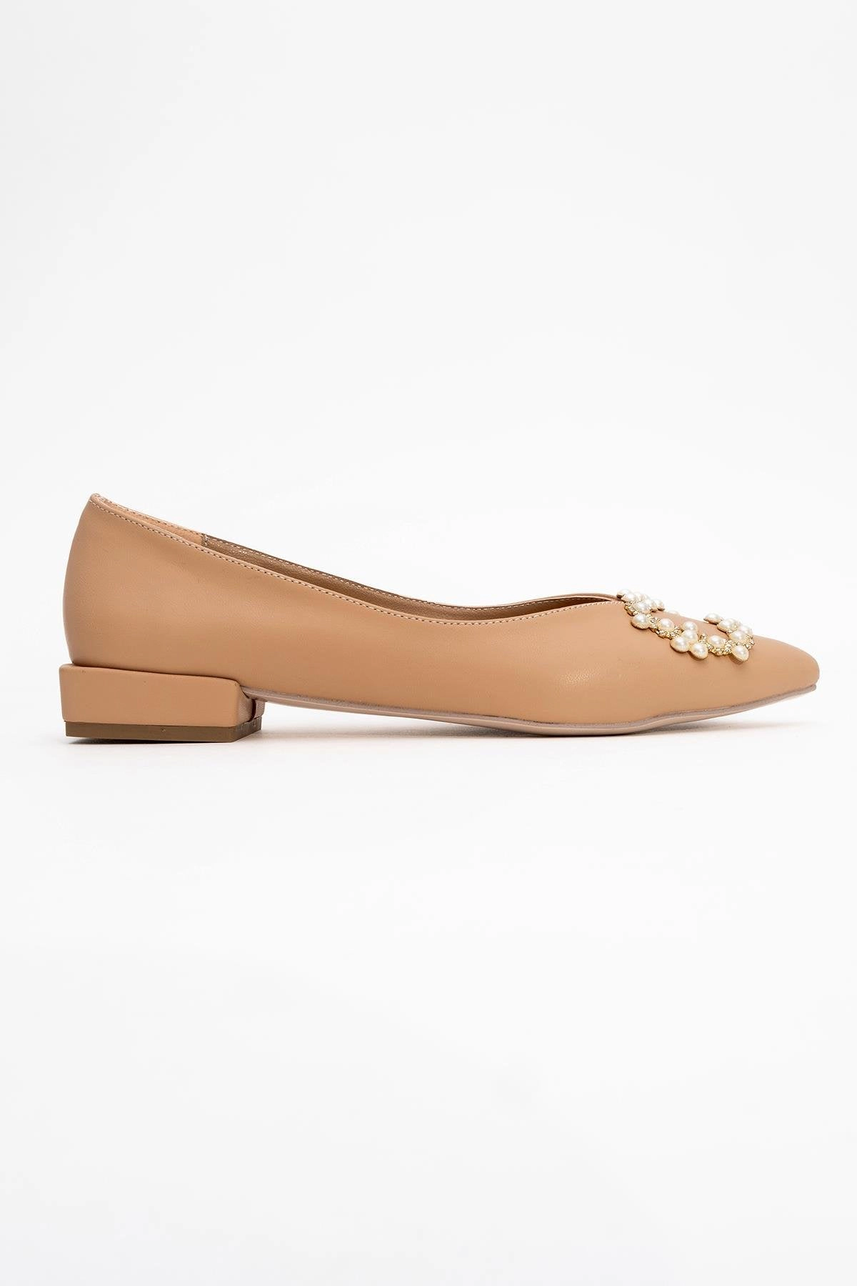 Prologue Shoes Womens Ghent Pearl Embellished Ballet Flat