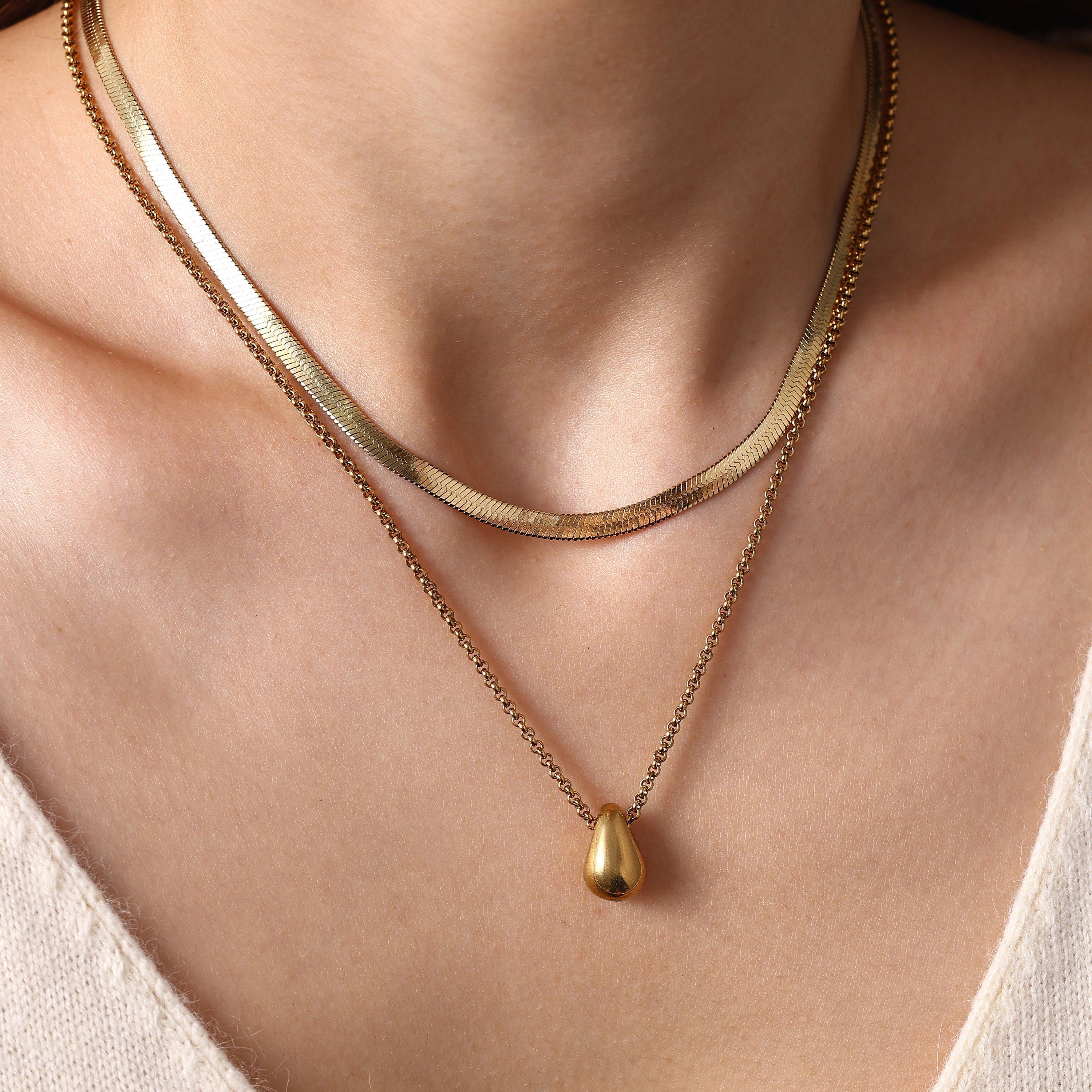 Mint & Lily Women's Seraphina Necklace Set