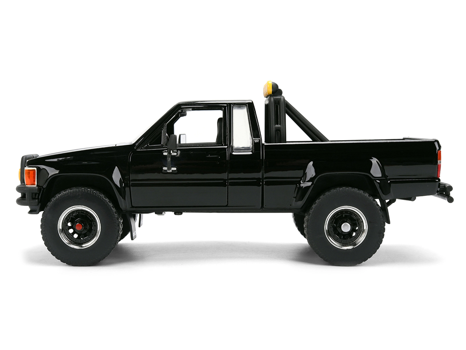Toyota 1985 SR5 Pickup Truck 1/24 Diecast Black Marty Skateboard BTTF