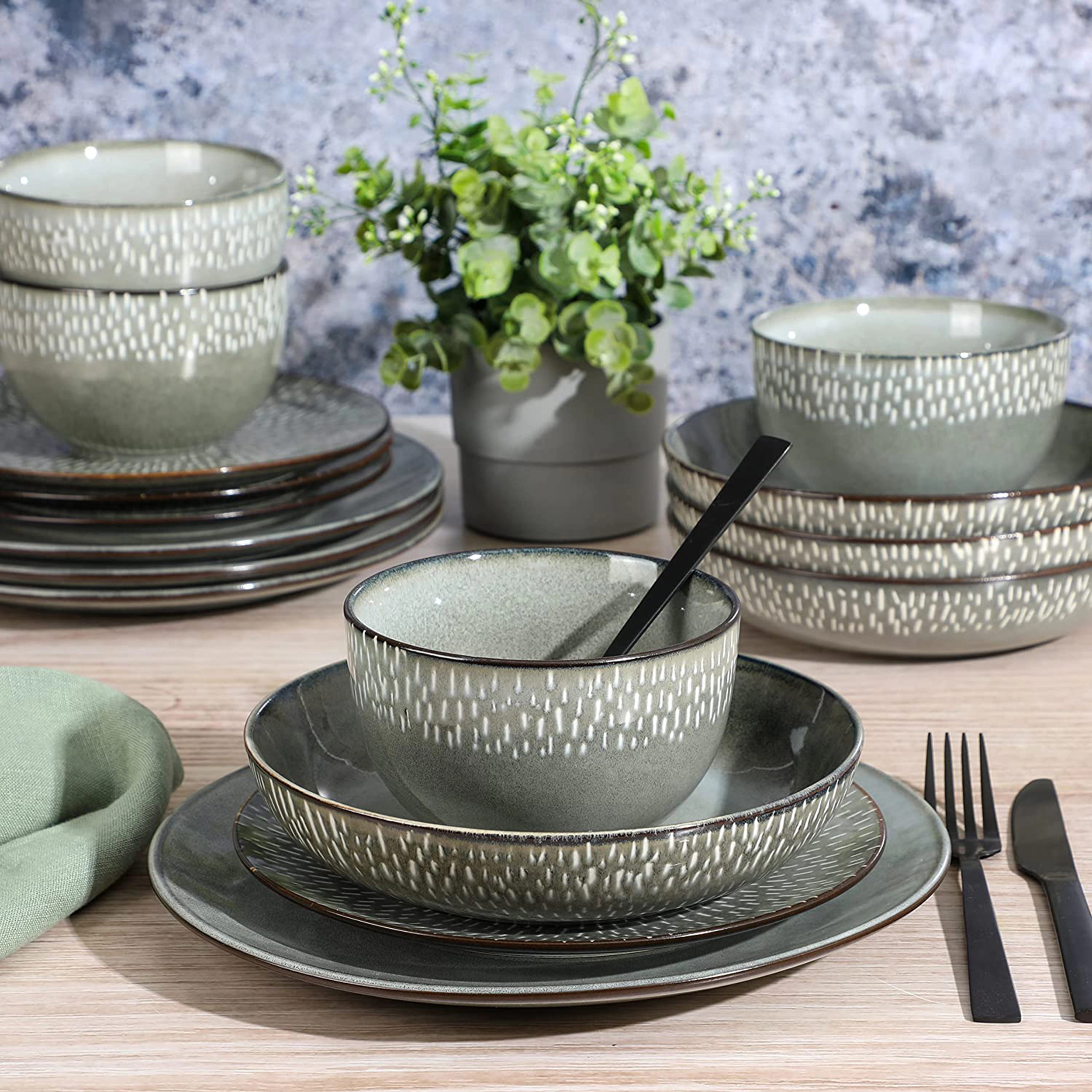 Gibson Elite Matisse 16 Piece Stoneware Dinnerware Set in Grey with Reactive Glaze