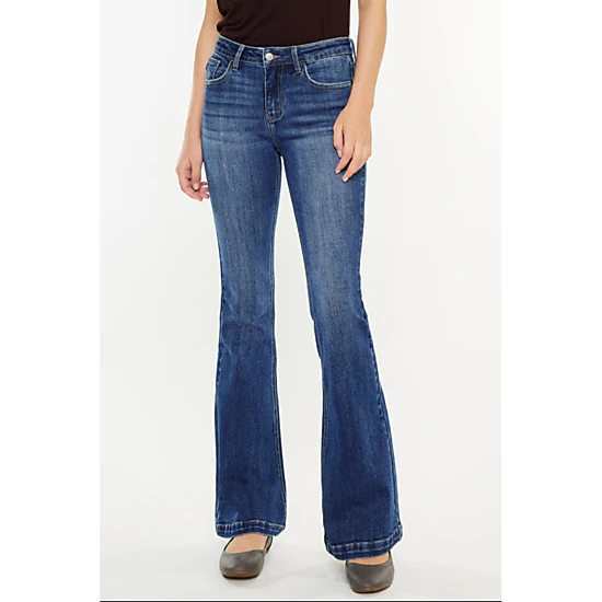 KanCan Women's Petite Essentials Mid Rise Flare Jeans Annie, Color