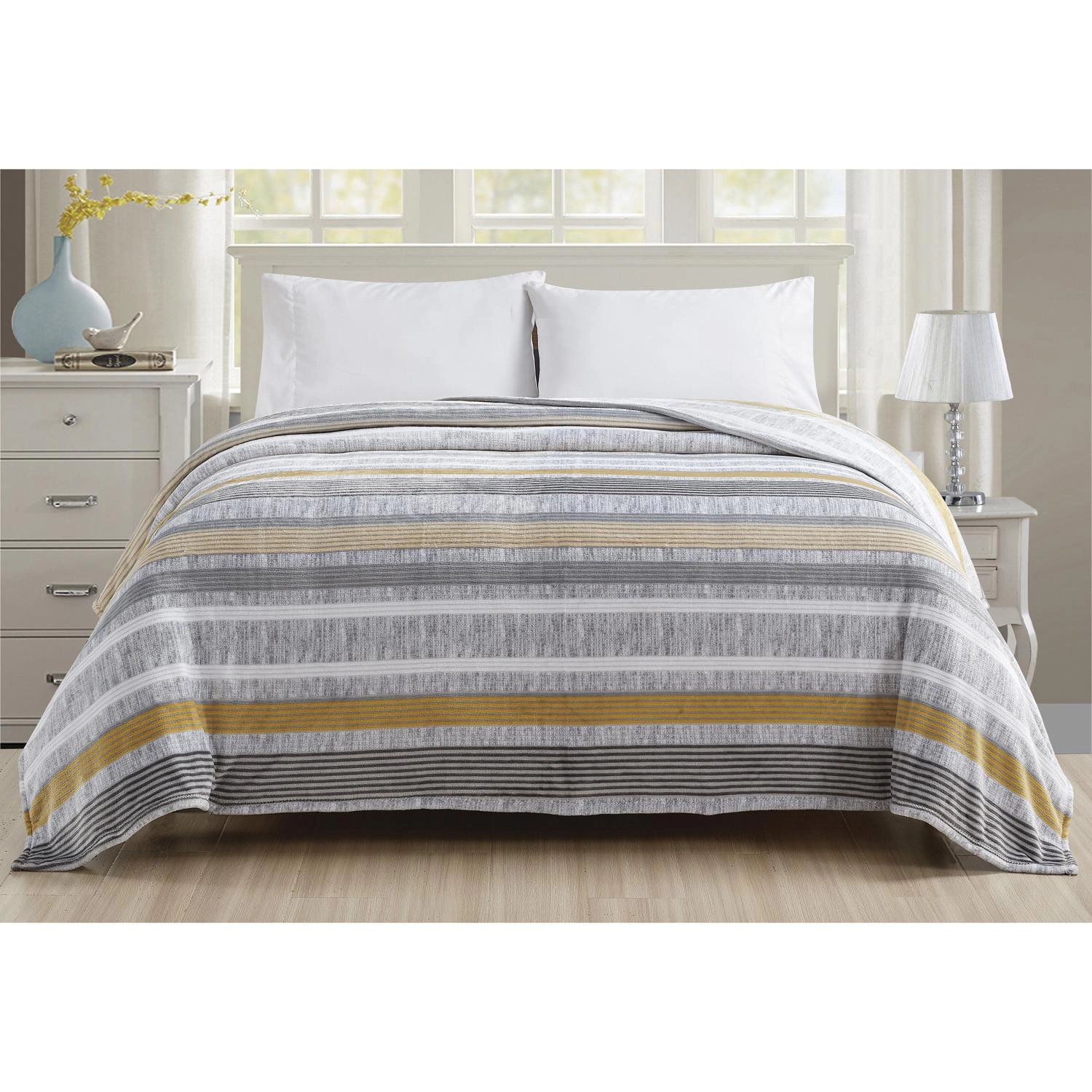 Plazatex Brea Printed Luxurious Ultra Soft Lightweight Bed Blanket 102" x 90" Multicolor
