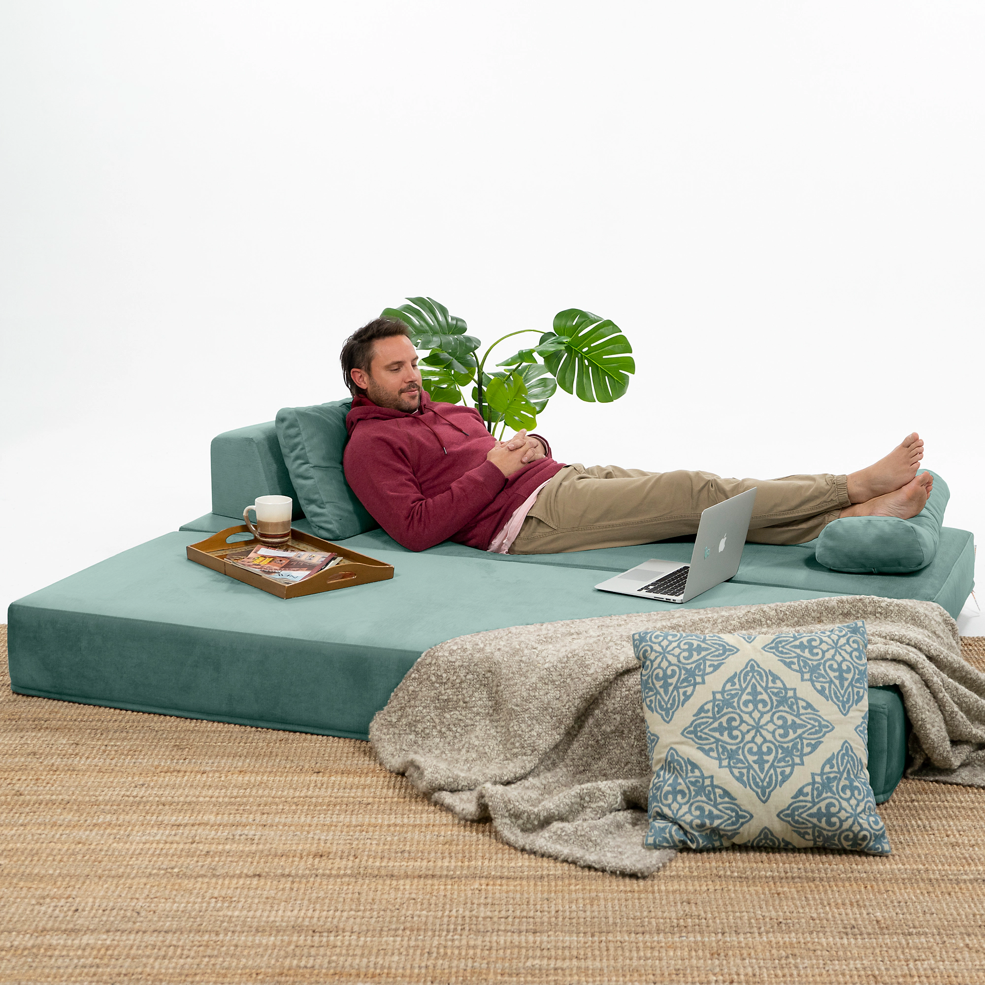 Balshan Daybed - Fold-Out Sleeper Chaise with Premium Memory Foam Queen-Size Mattress