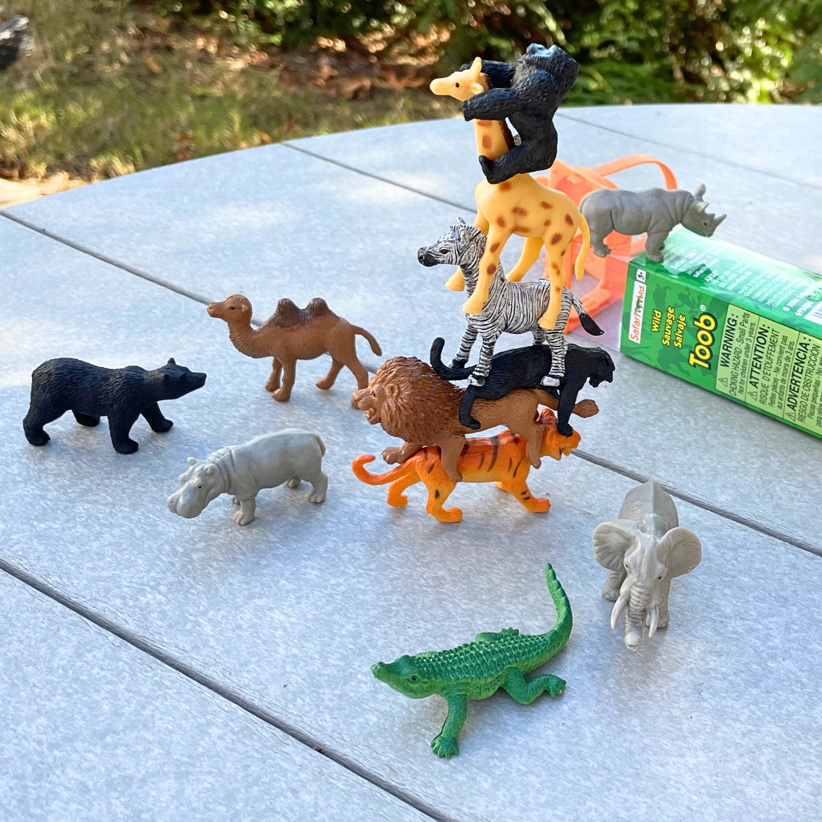 Safari Ltd. - Wild Animals TOOB - contains 12 Mini Figurines
