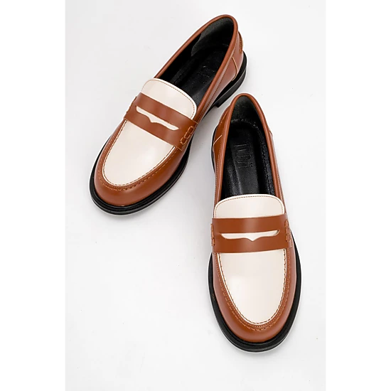 Prologue Shoes Womens CHOOS Loafer