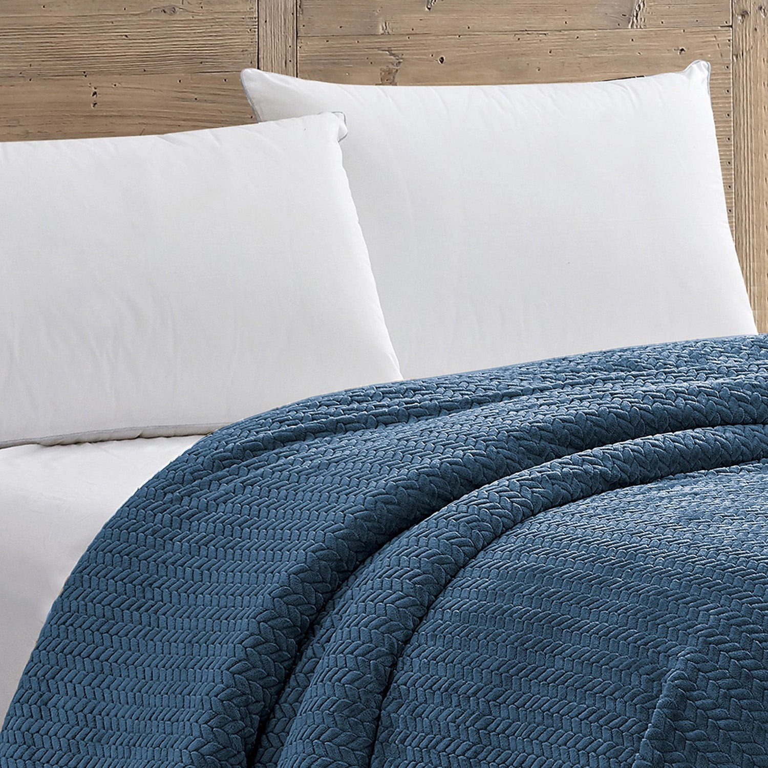 Noble House Plazatex Chevron Braided Knitted Plush Lightweight Polyester Blanket King Navy Blue