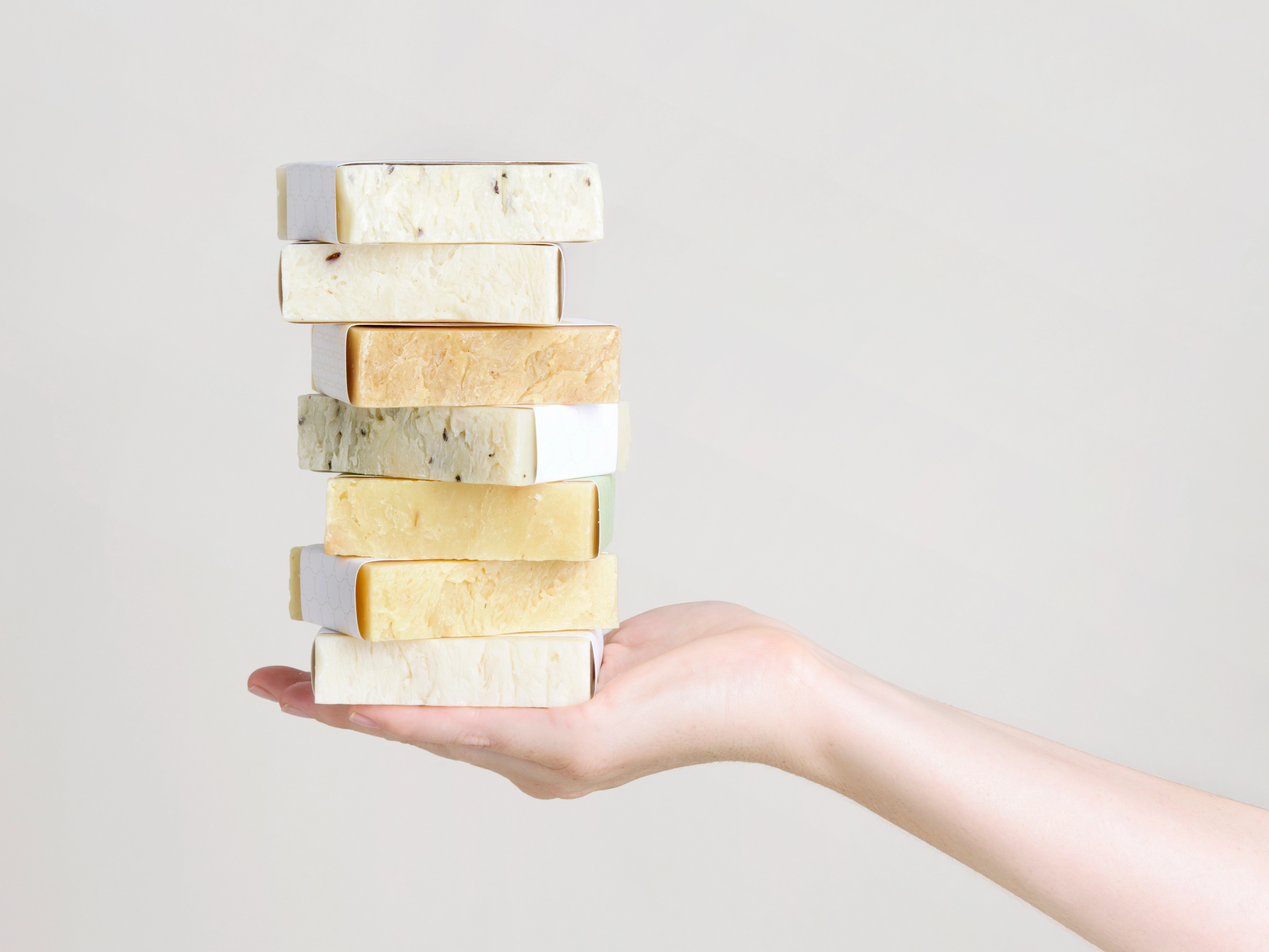 Lizush  2x Natural Cold-Process Soap Bars with Essential Oils - Lavender