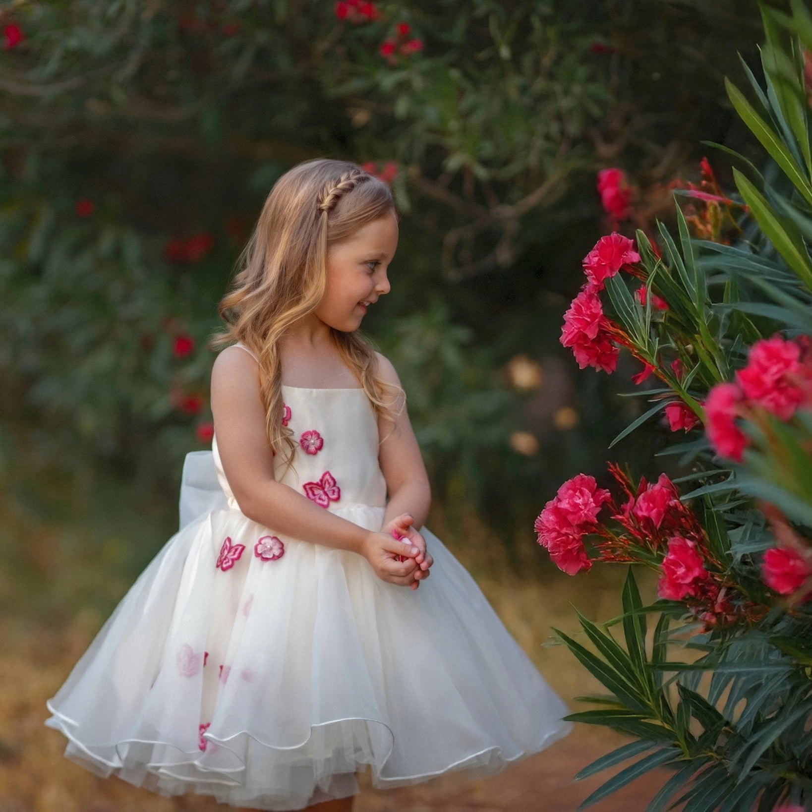 Faeella Girls Whimsical 3D Butterfly Ivory Tulle Flower Girl Dress