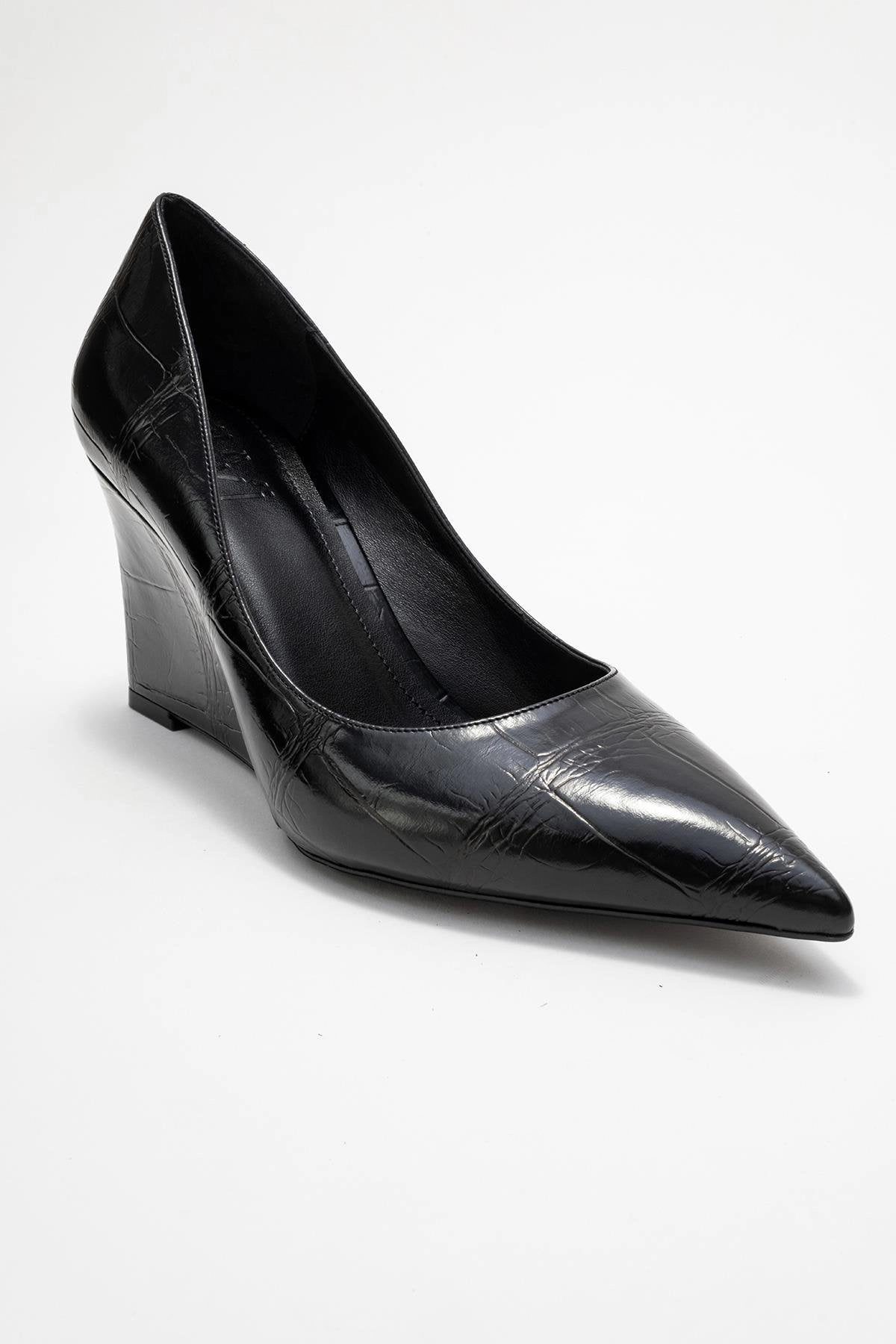 Prologue Shoes Womens Puera Pointed Toe Wedge Pump