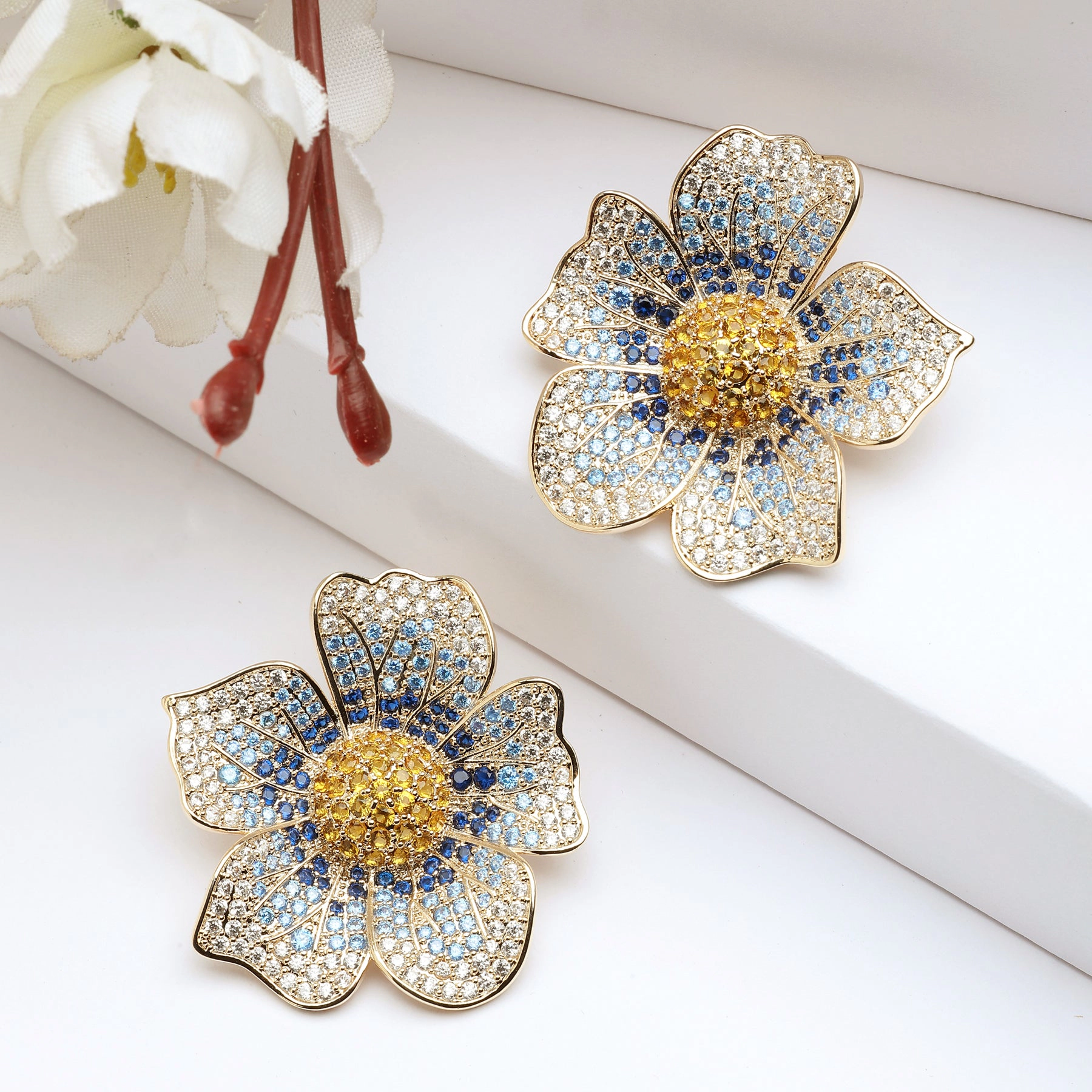 AGP PARIS Womens Diva Floral Stud Earrings
