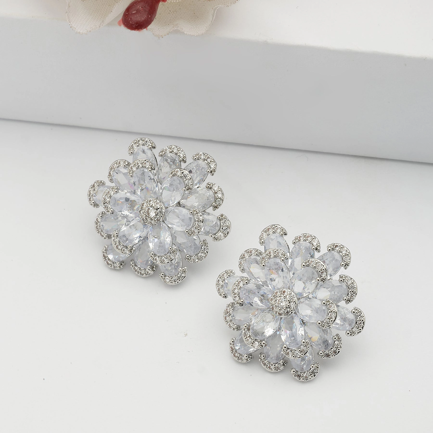 AGP PARIS Womens Icy Blooming Stud Earrings