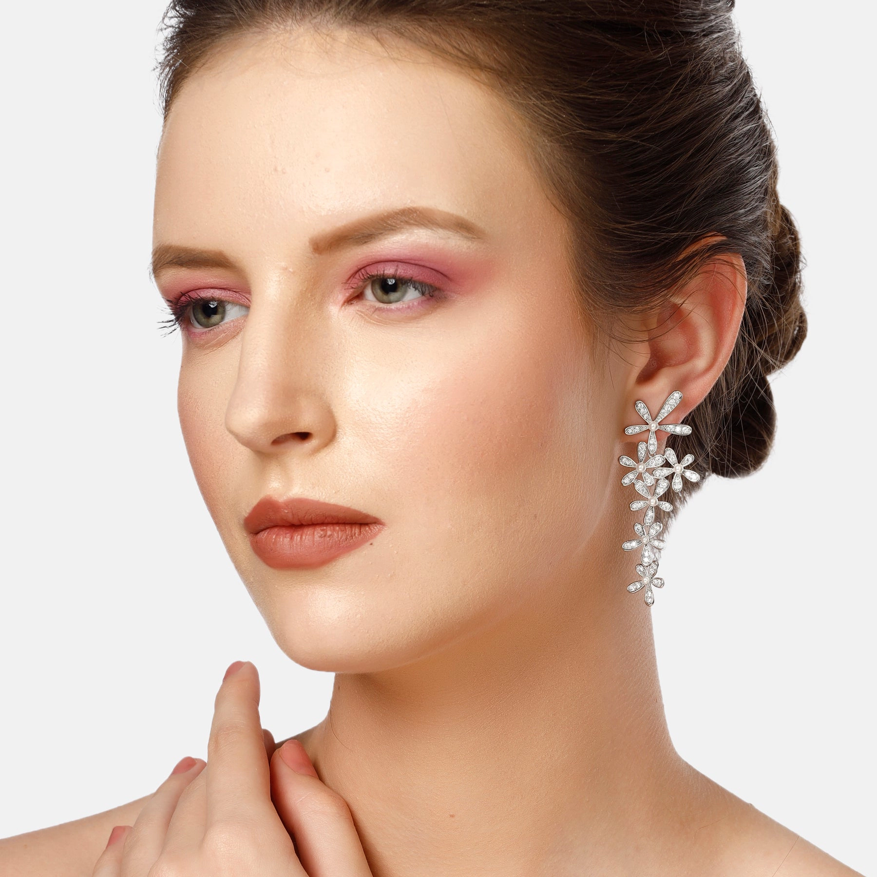 AGP PARIS Womens Diva Gleaming Floral Drop Earrings