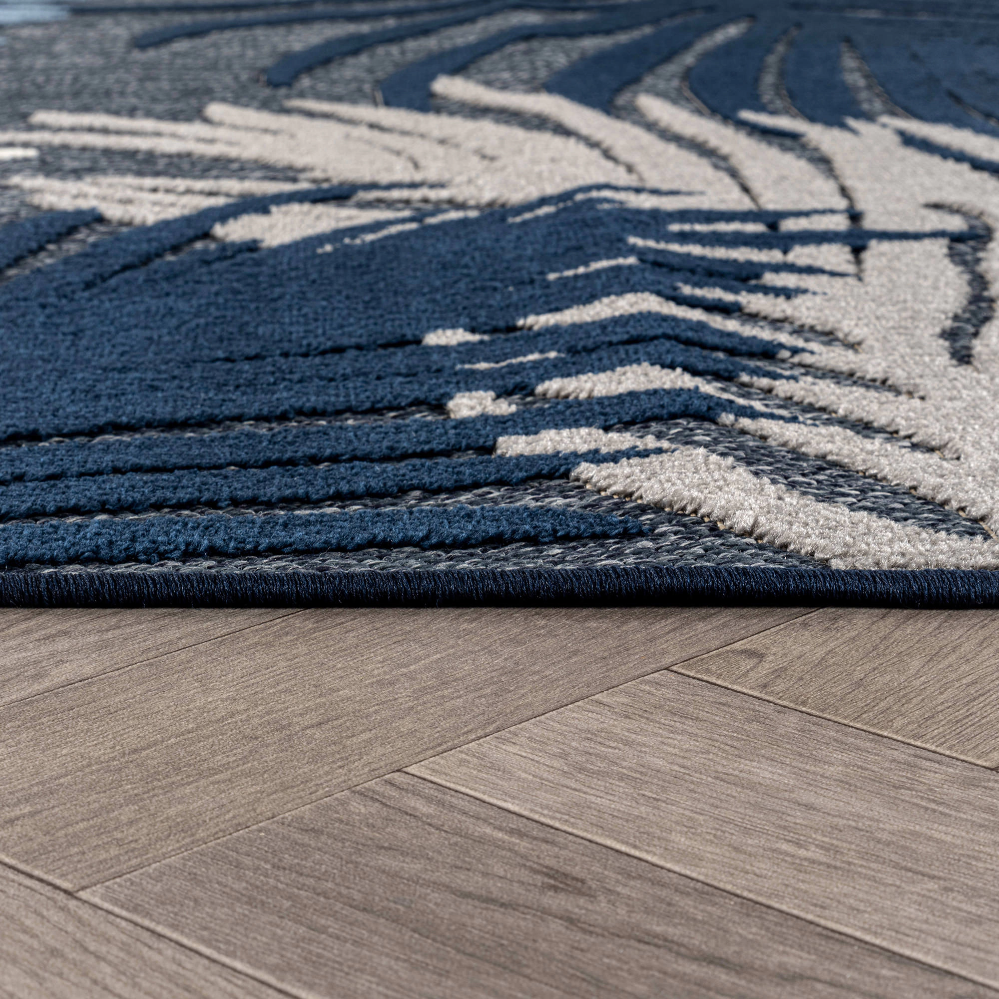 World Rug Gallery Tropical Floral Indoor/Outdoor Area Rug:  Weather-Resistant,  Low Pile,  Machine Made