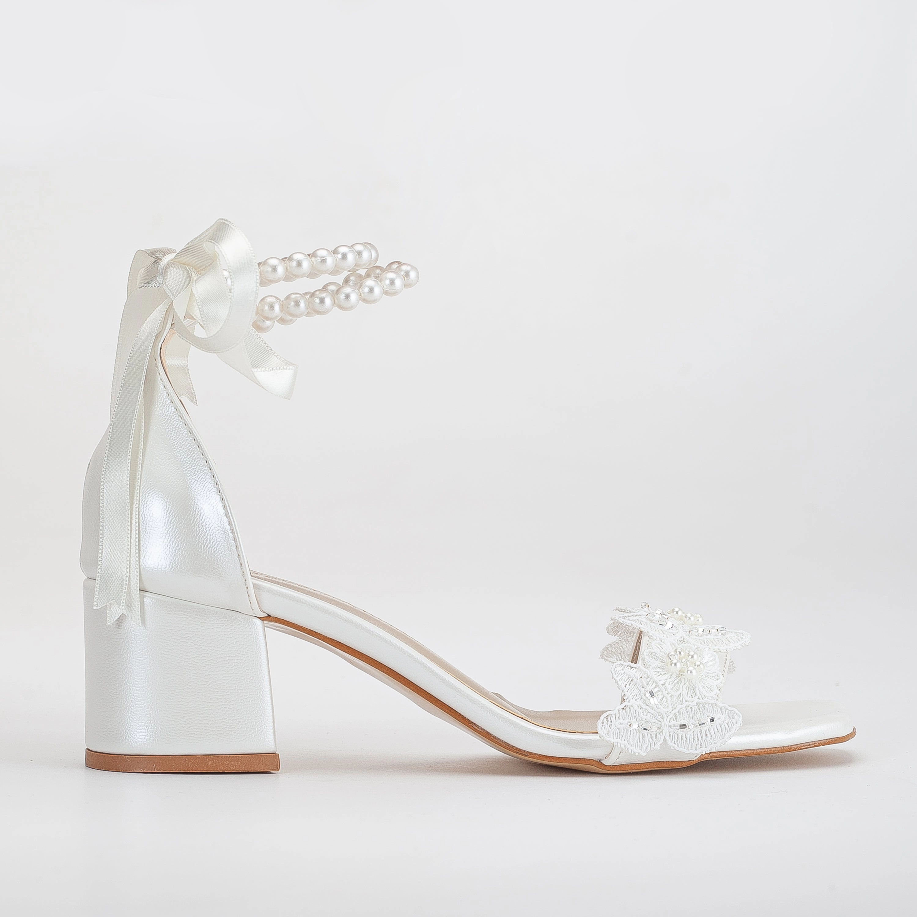 Forever & Always Womens Amber Lace Sandals with Pearls