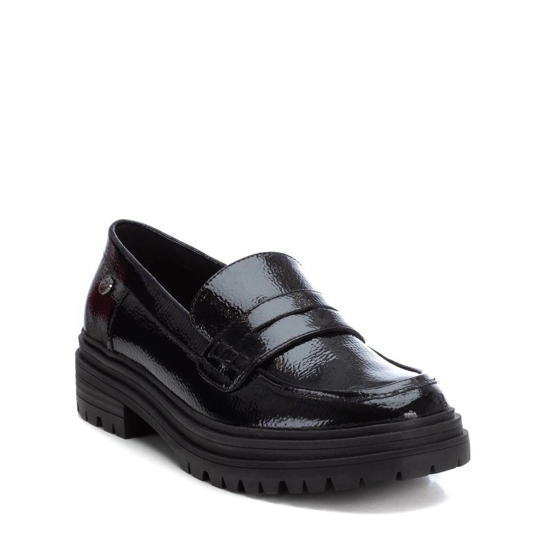 XTI Womens Patent Leather Moccasins