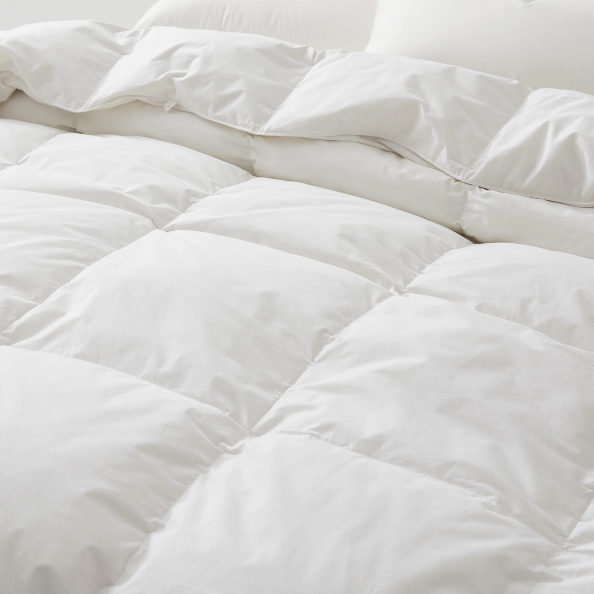 Unikome 233TC 100% Cotton Shell Medium Weight Goose Feather Fiber Comforter