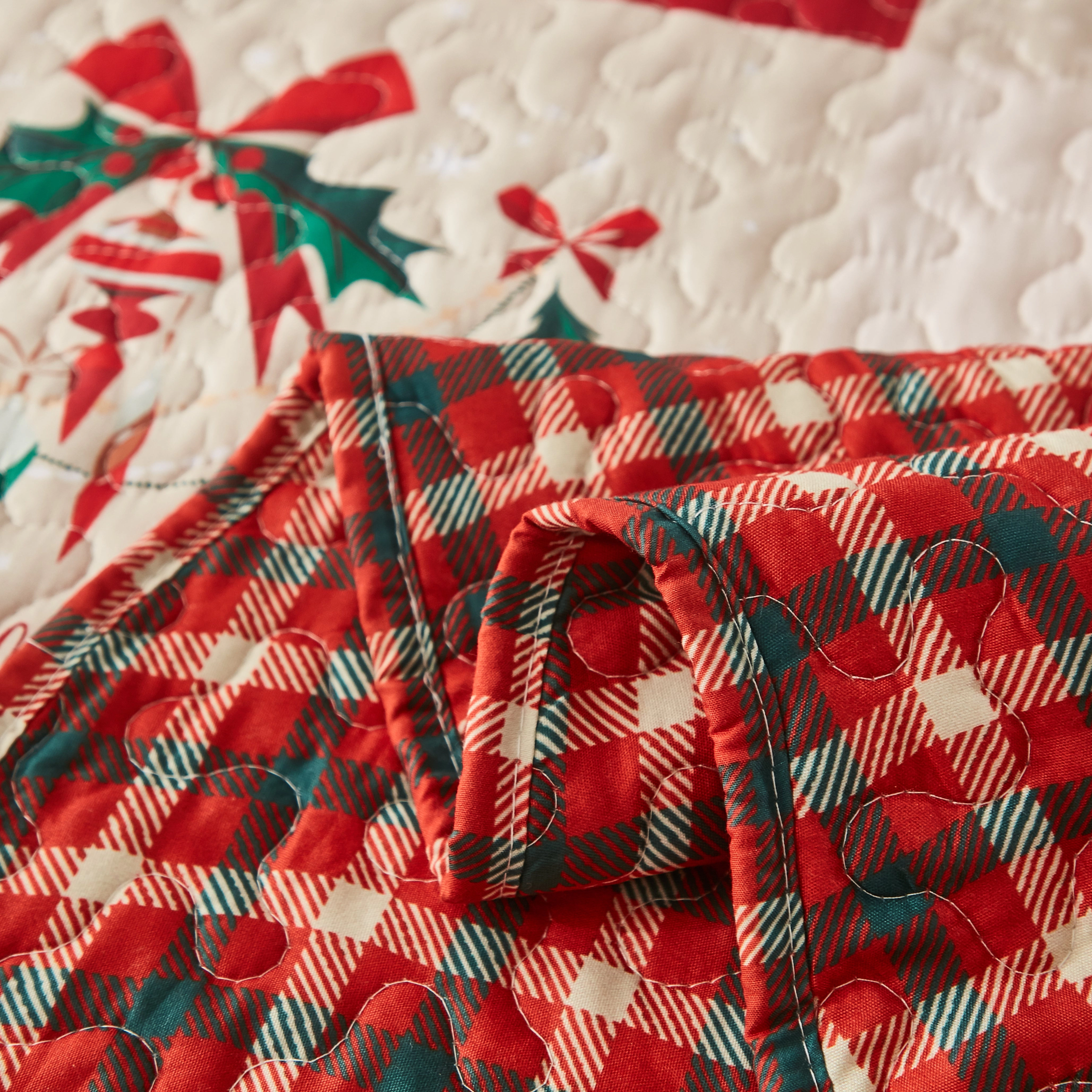 MarCielo 3 Piece Christmas Holiday Quilt Set Patchwork Winter Bedspread Set