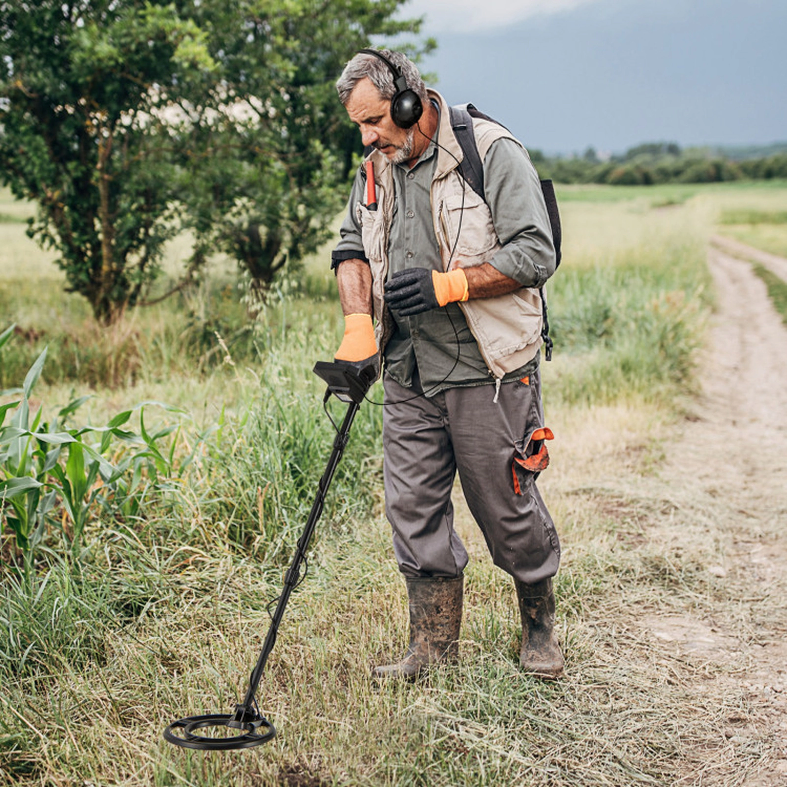 SUGIFT 4-Mode 10-in Depth Adjustable Metal Detector with Waterproof Search Coil Backlit LCD and Shovel