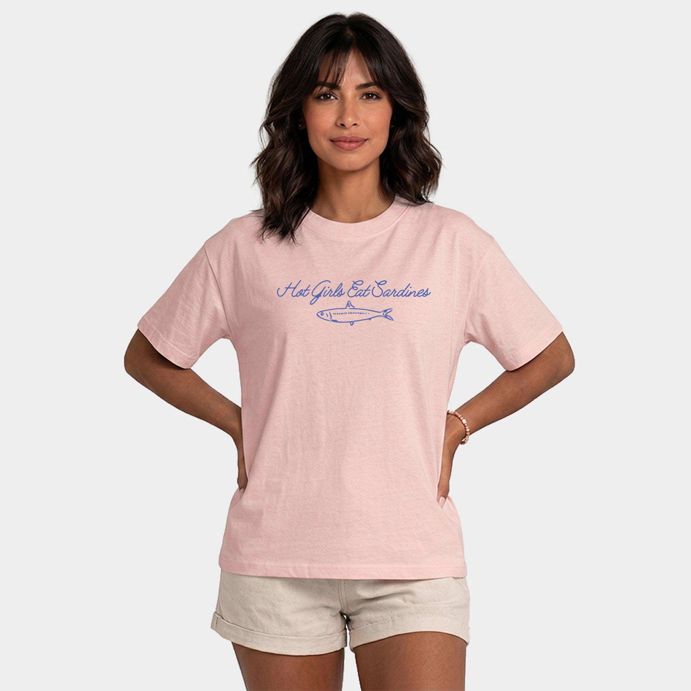 Simply Sage Market - Hot Girls Eat Sardines Cursive Women's Relaxed Boxy Tee