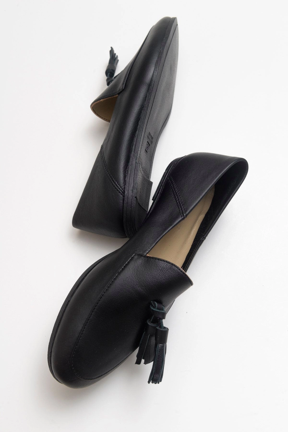 Forever & Always Womens Mona Soft Leather Tassel Loafer