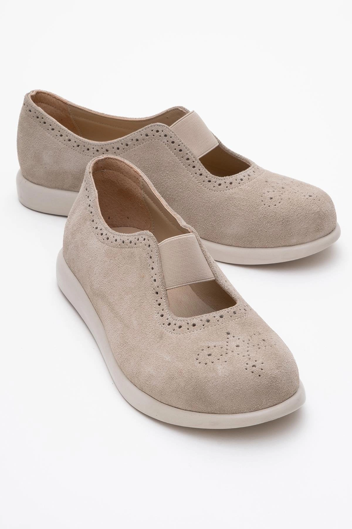 Forever & Always Womens CHELLE Elastic Leather Flat