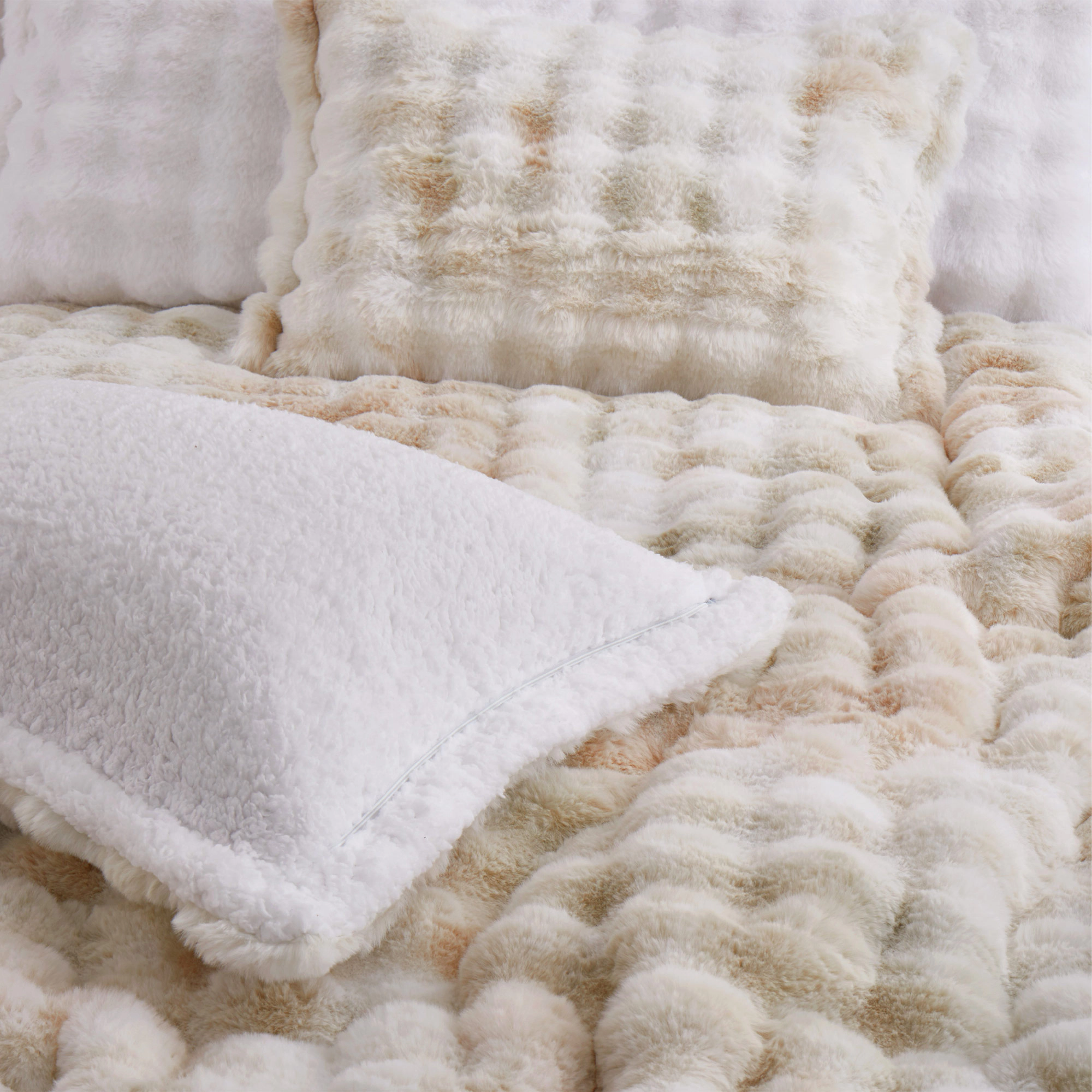 PEACENEST 3-Piece Reversible Plush Comforter Set with Sherpa Reverse and 2 Pillow Shams
