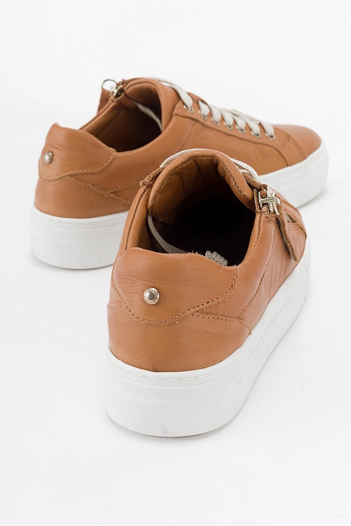 Forever & Always Womens Beryl Leather Zip Sneaker