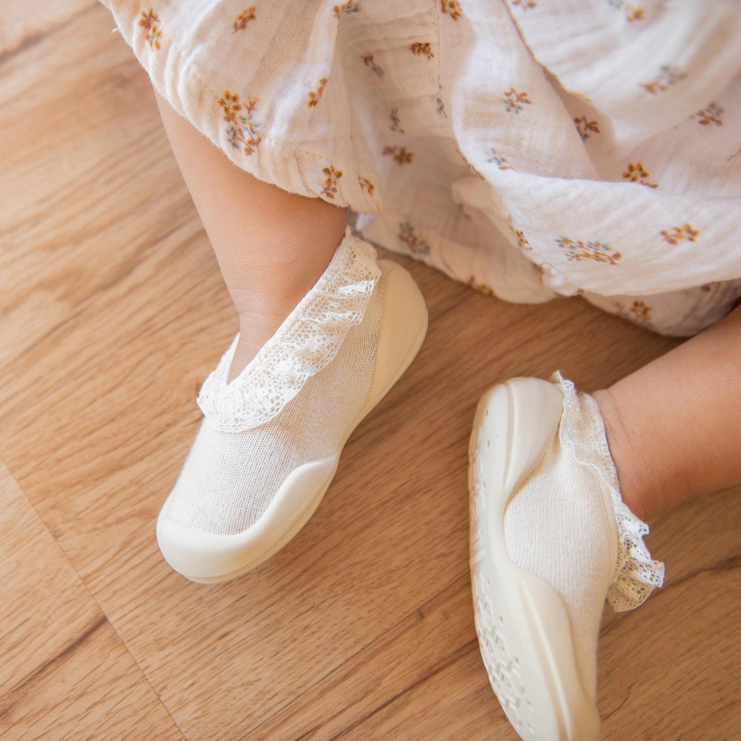 Komuello Toddler Girl First Walk Sock Shoes Flat - Sweet Latte Lace