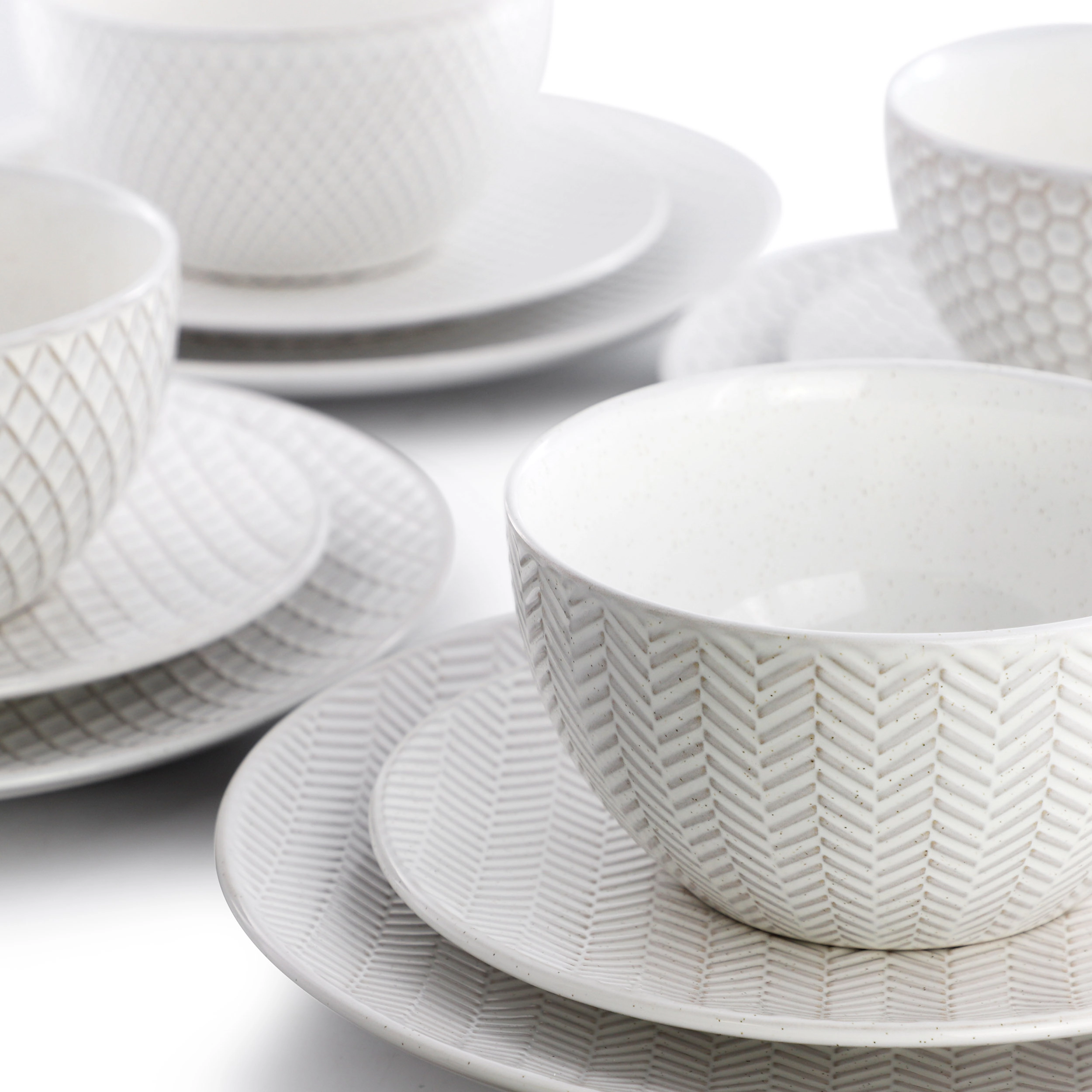 Gibson Elite Earlhart 12 Piece Stoneware Dinnerware Set in White