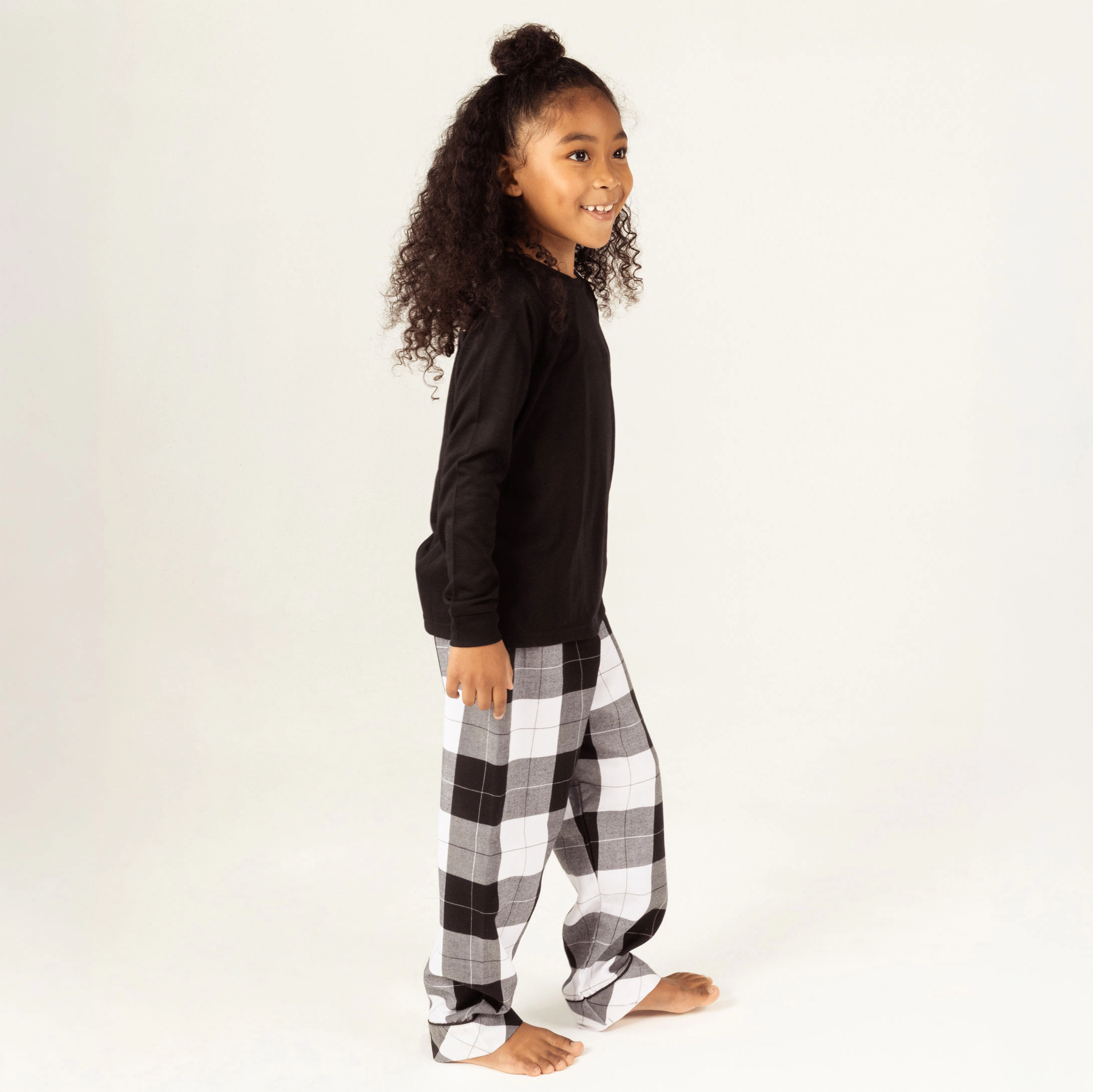 Leveret Toddler/Kids 2-pc. Cotton Top and Plaid Flannel Pants Pajama Set